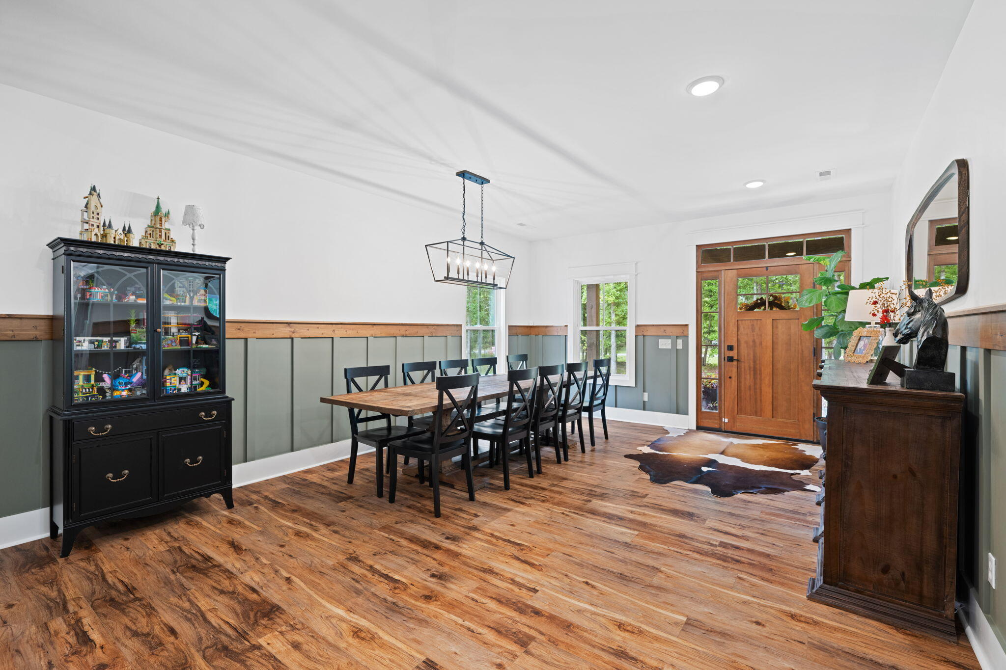 3512 Scenic Highway