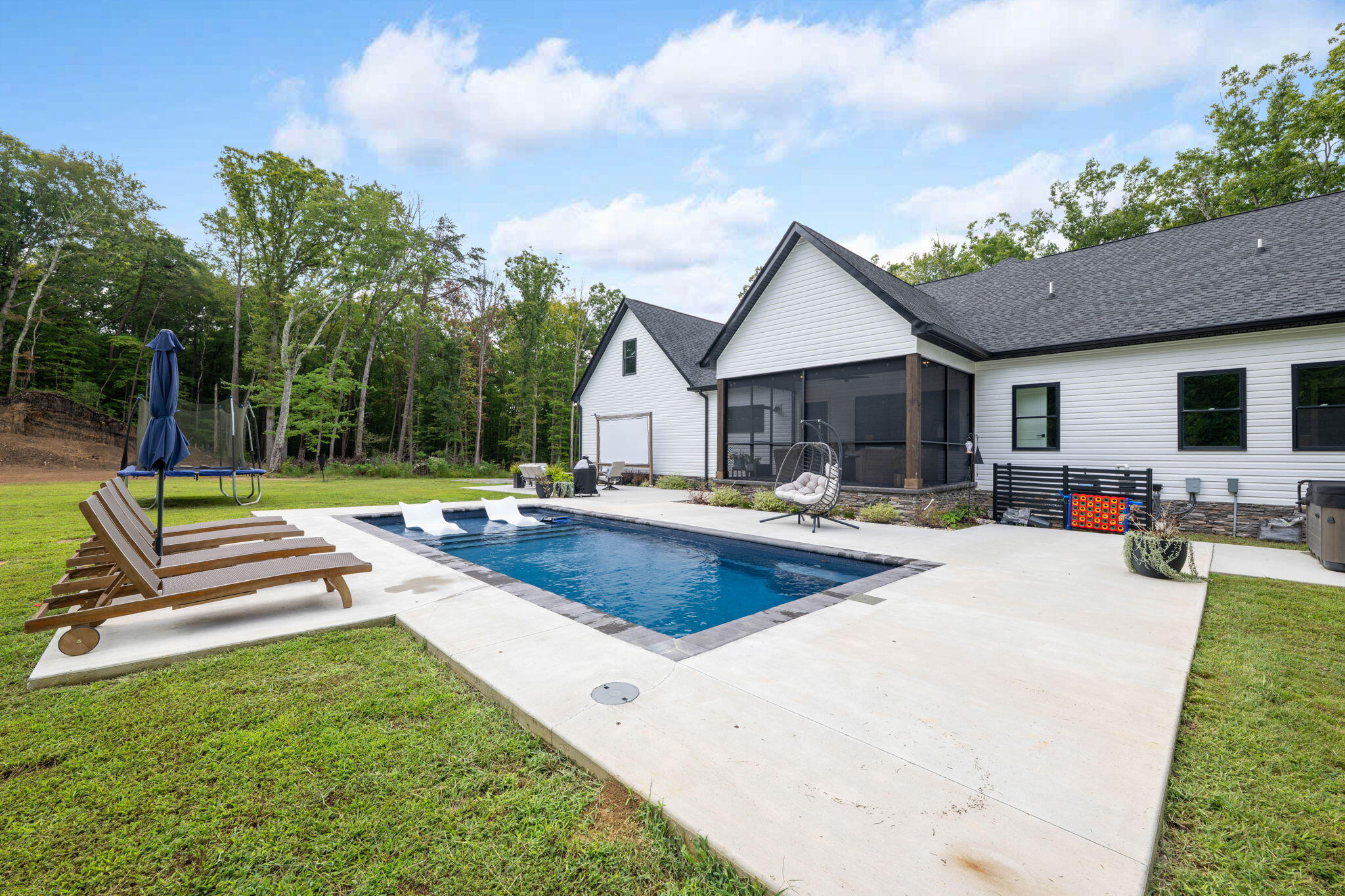 3512 Scenic Highway