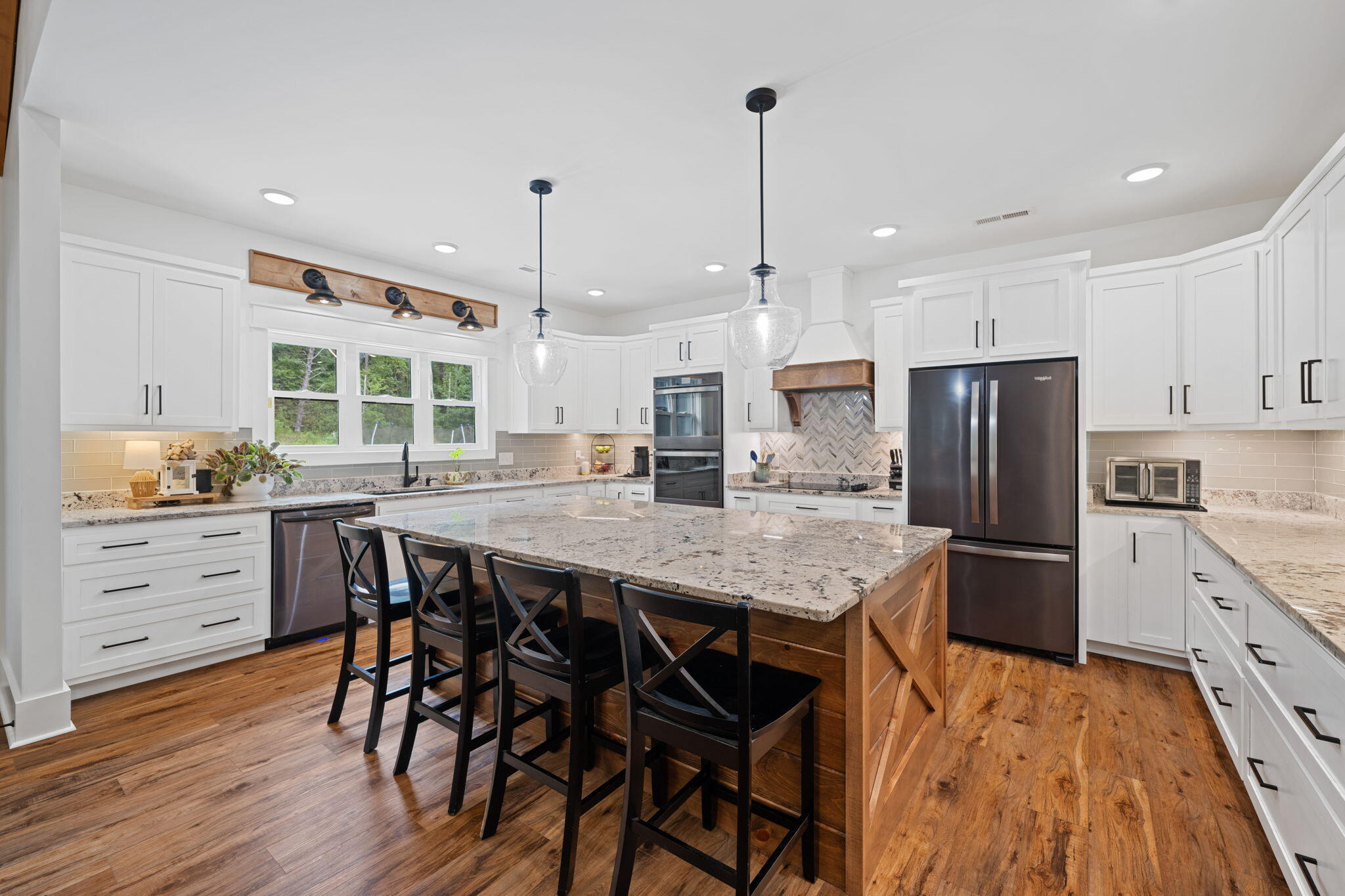 3512 Scenic Highway