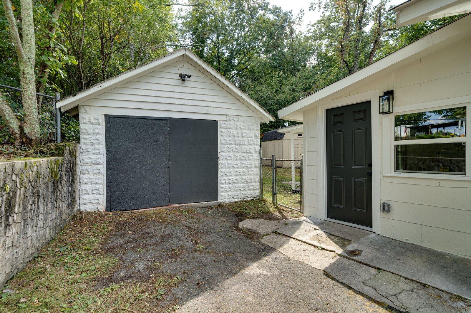 80 Williams Lane