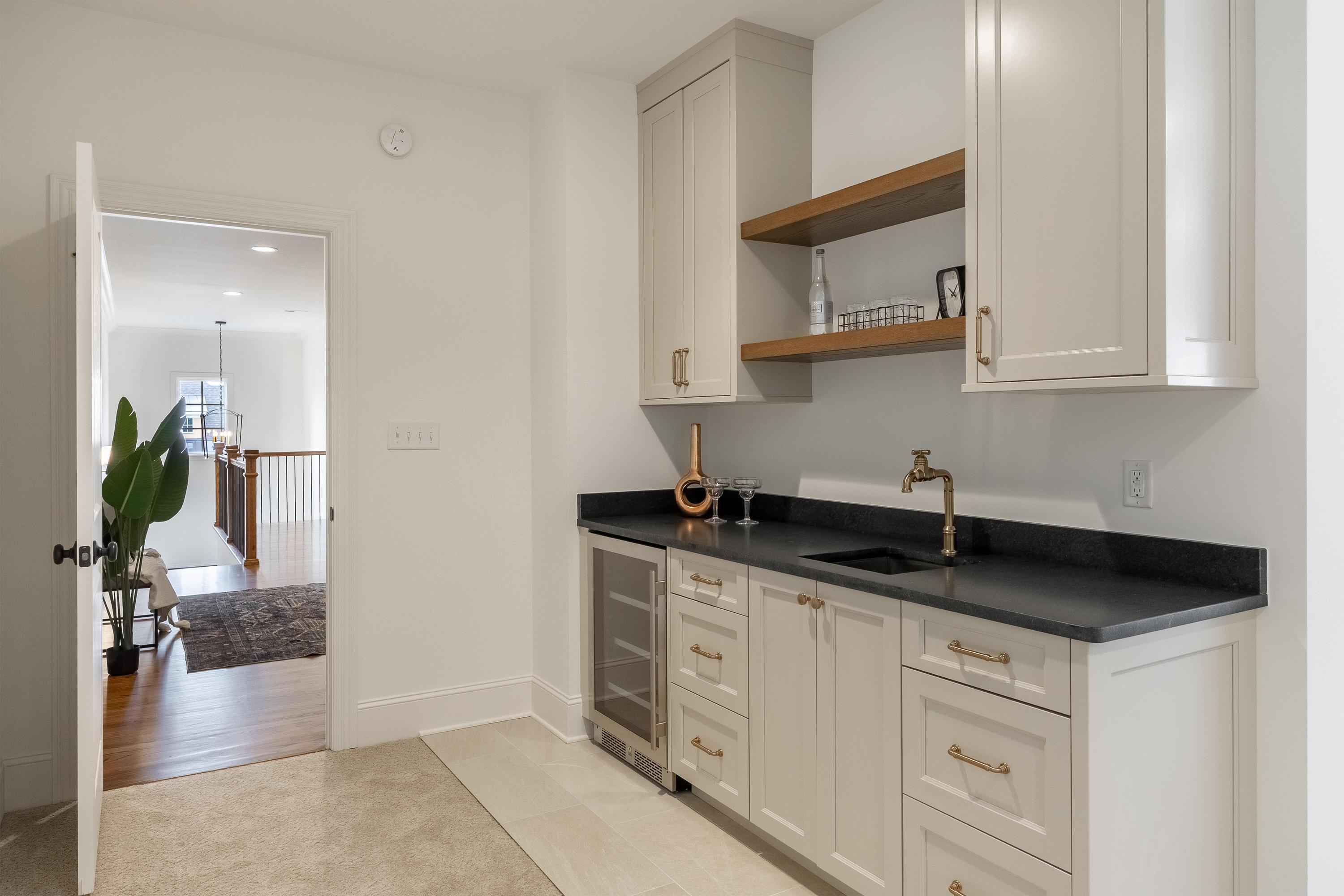 1259 Longholm Court