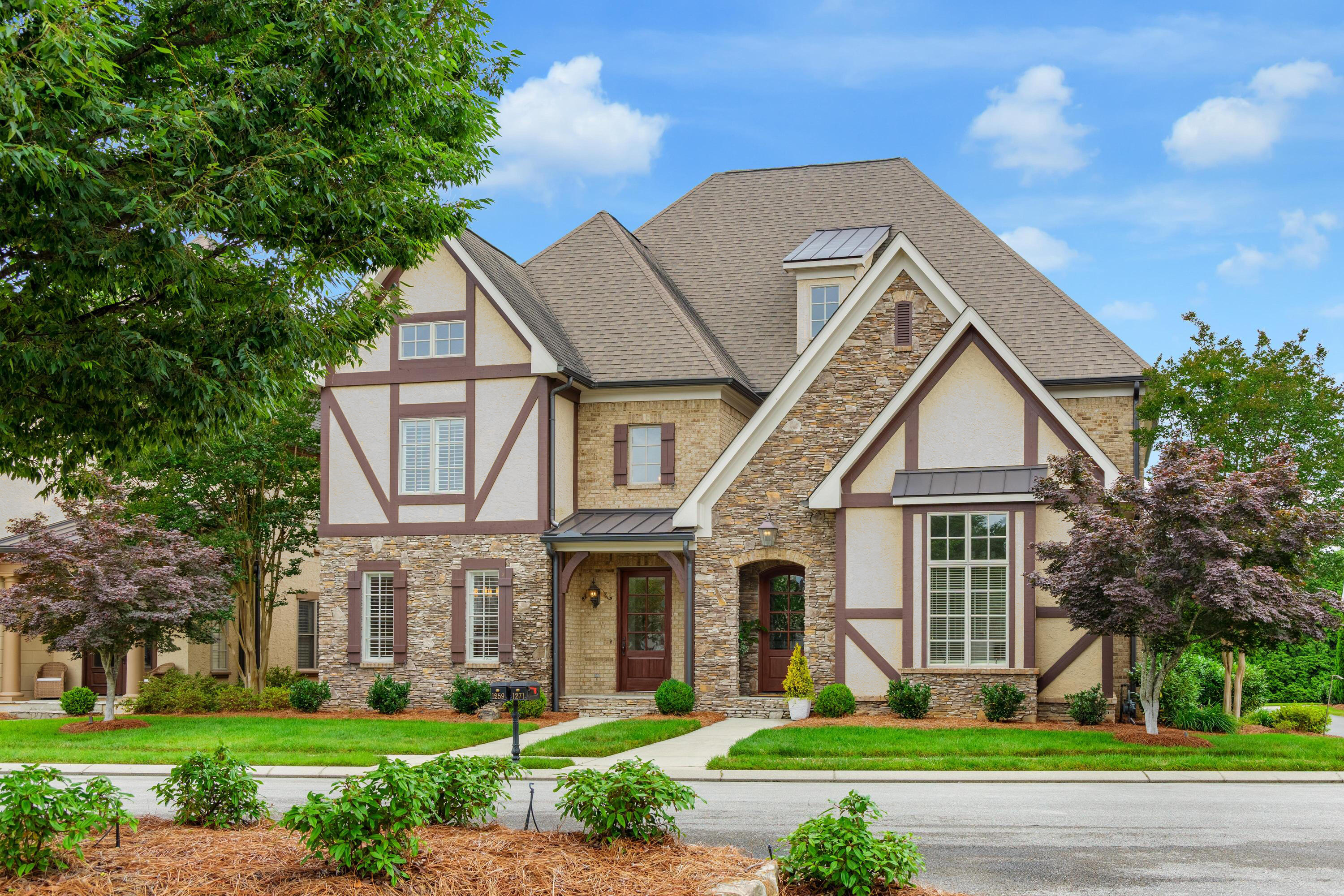 1259 Longholm Court