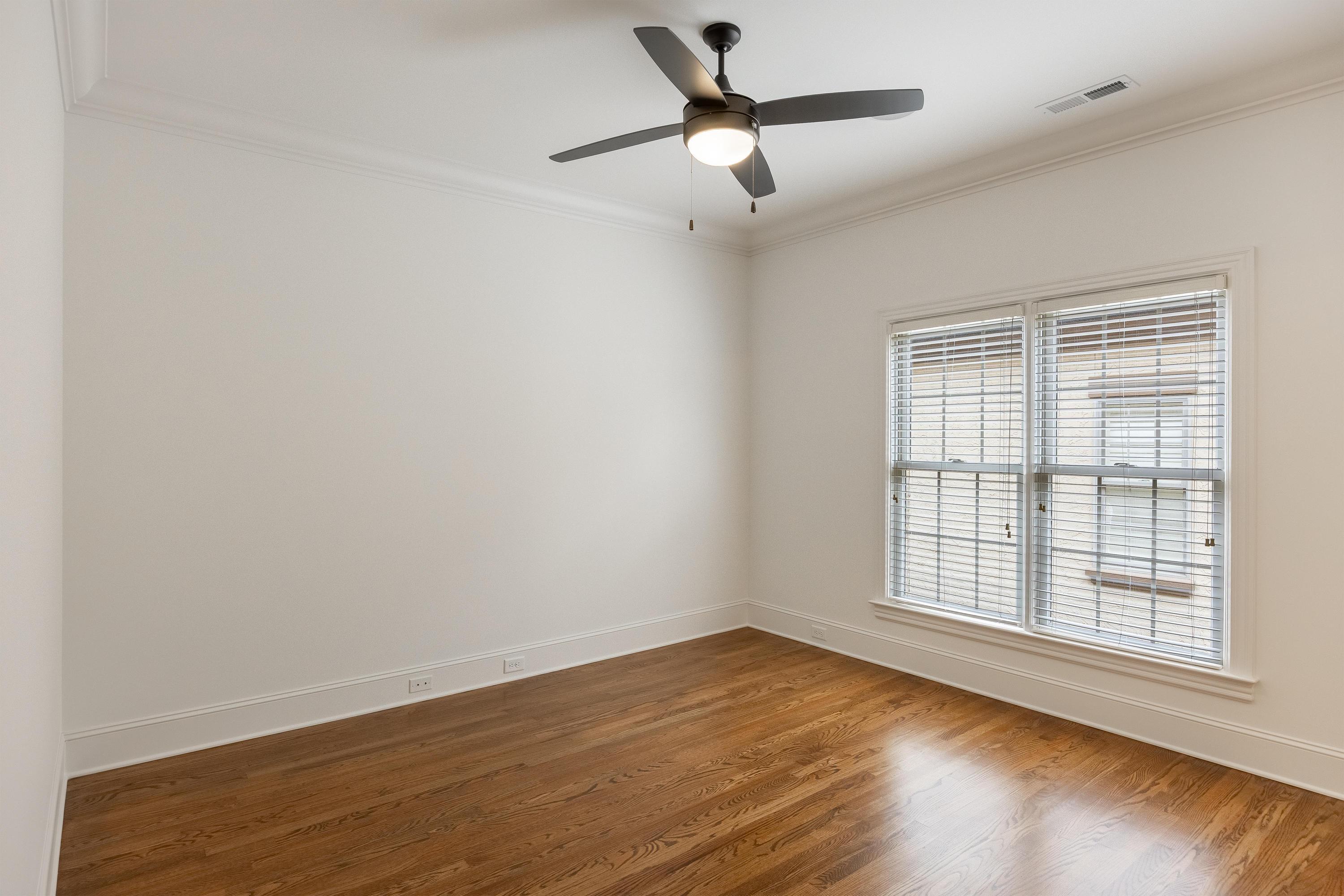 1259 Longholm Court
