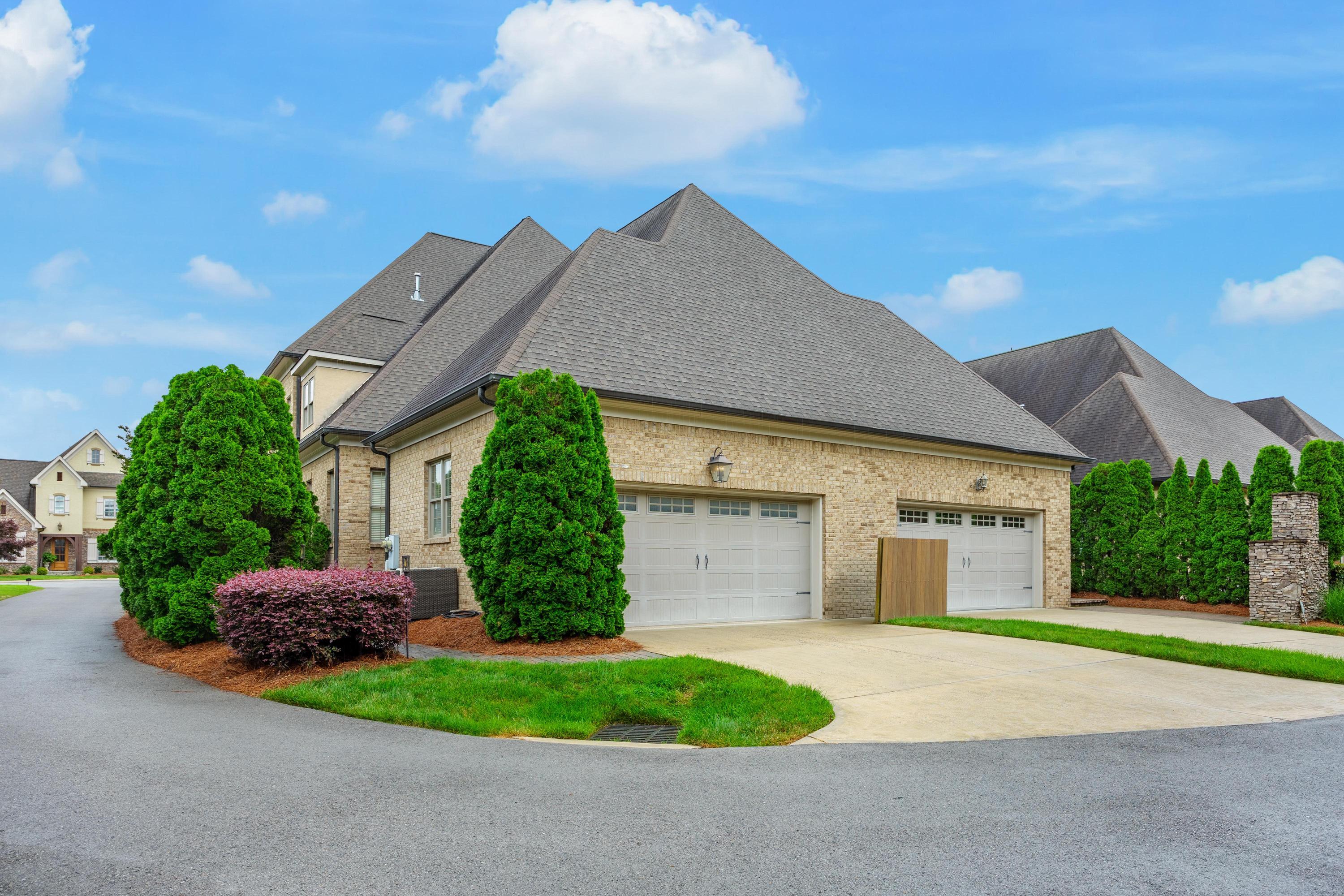1259 Longholm Court