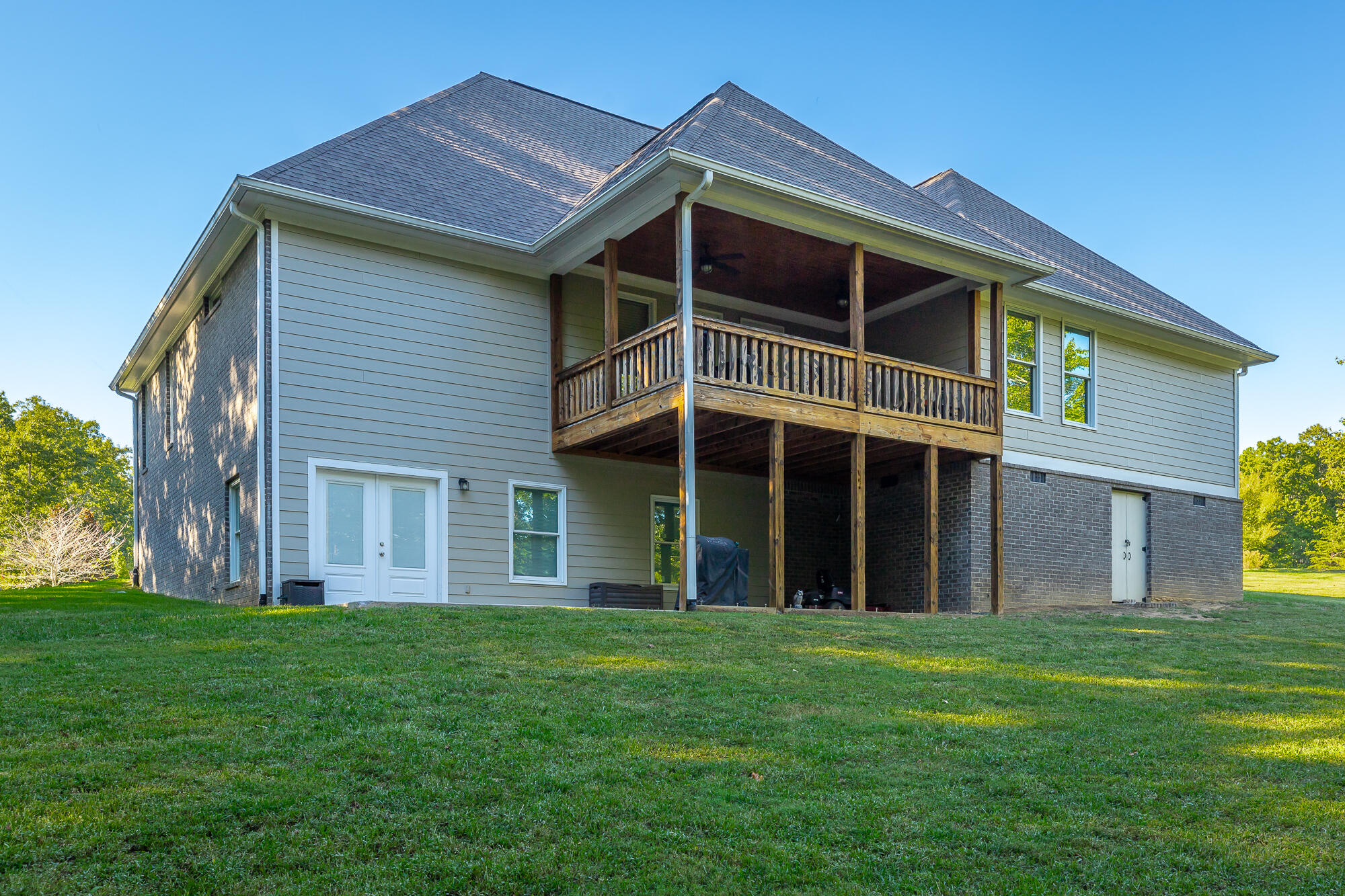 1504 Emerald Pointe Drive