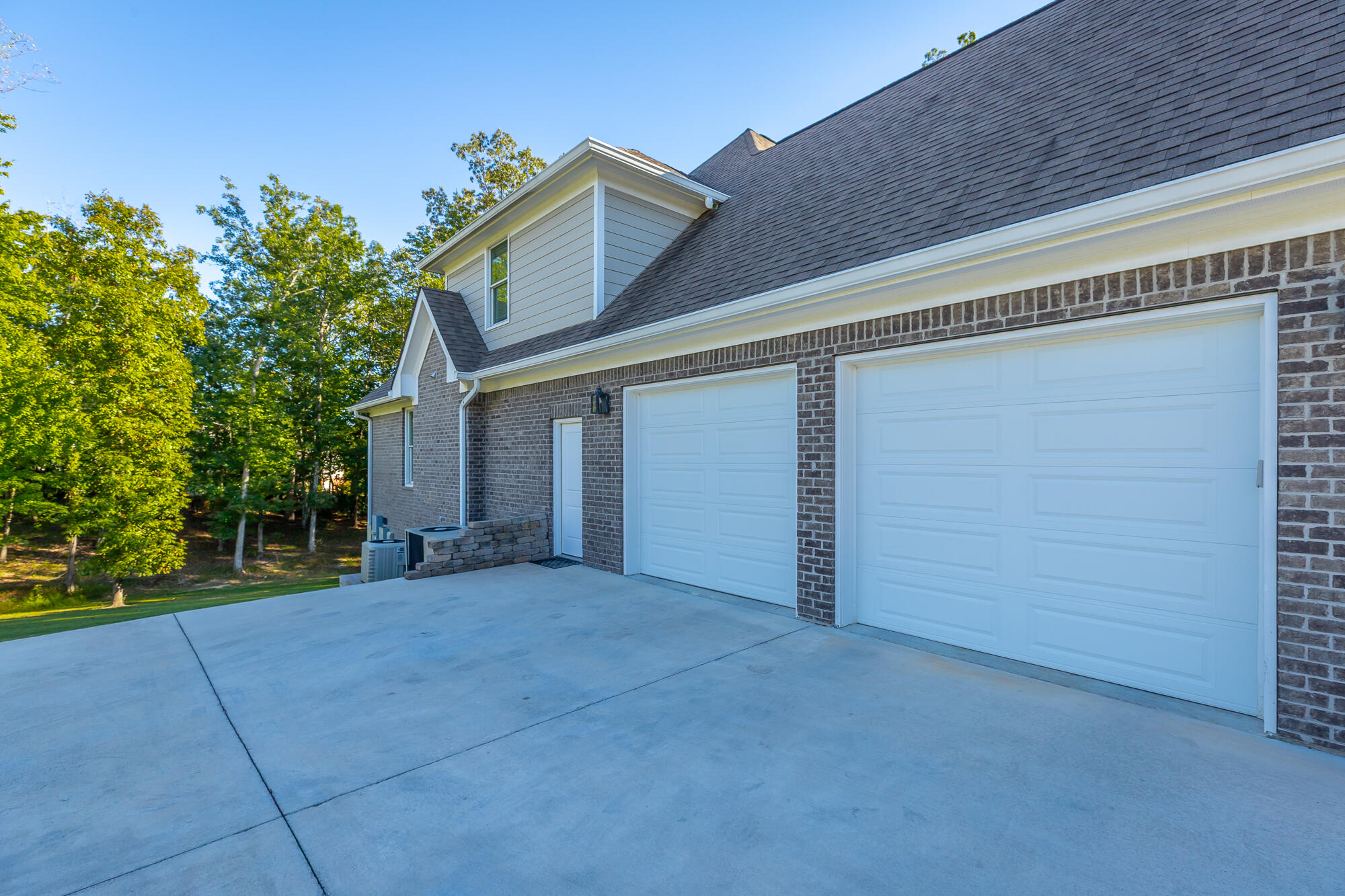 1504 Emerald Pointe Drive