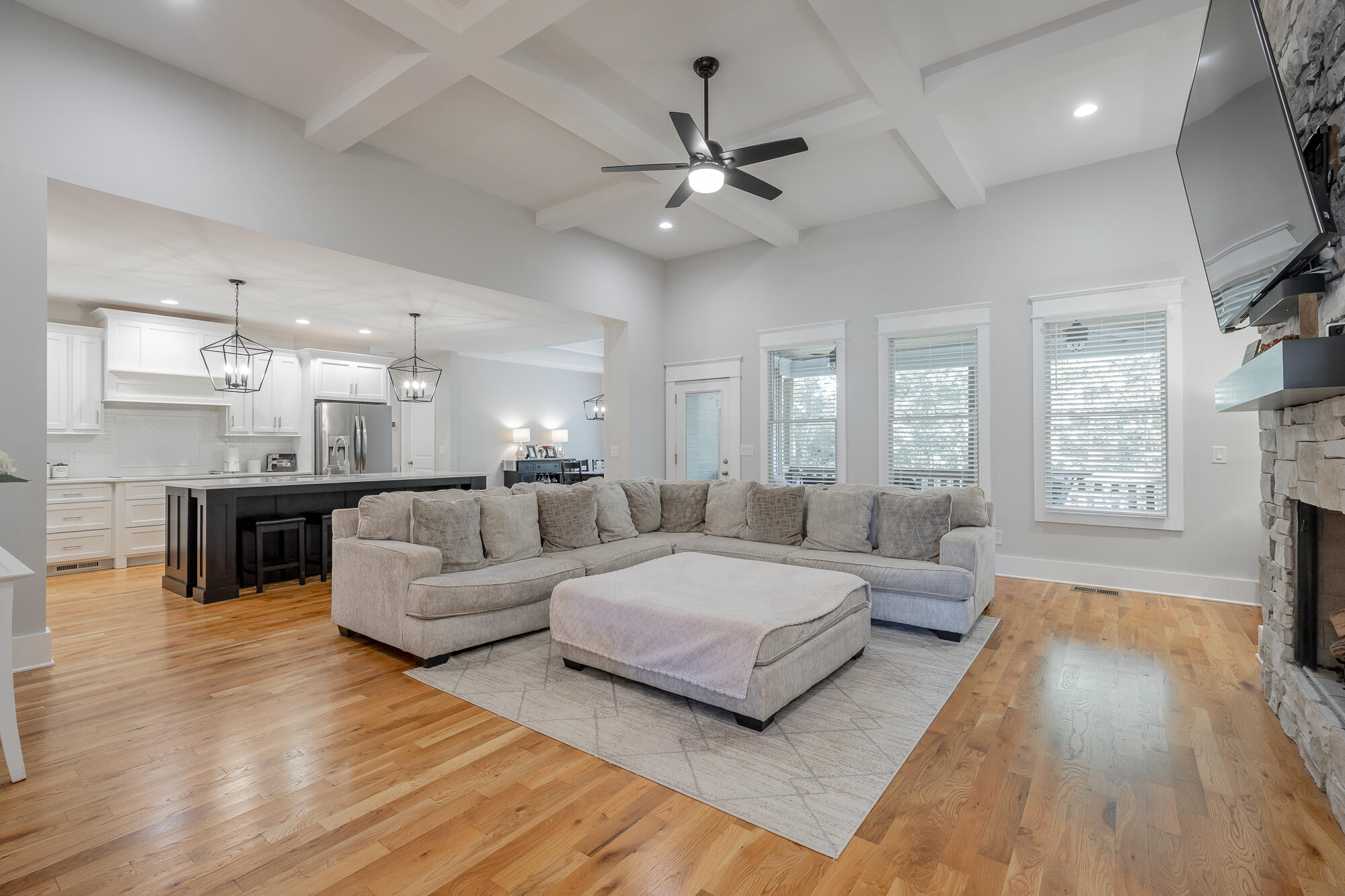 1504 Emerald Pointe Drive
