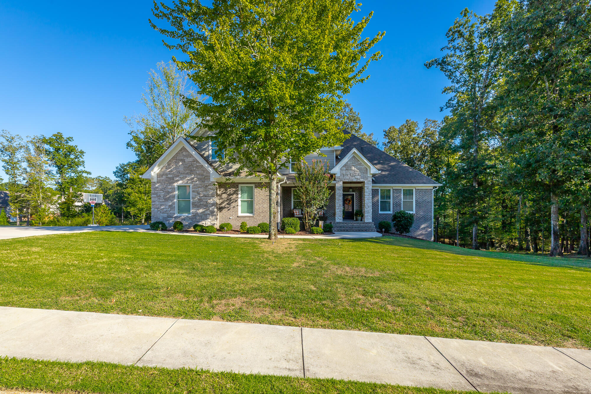 1504 Emerald Pointe Drive