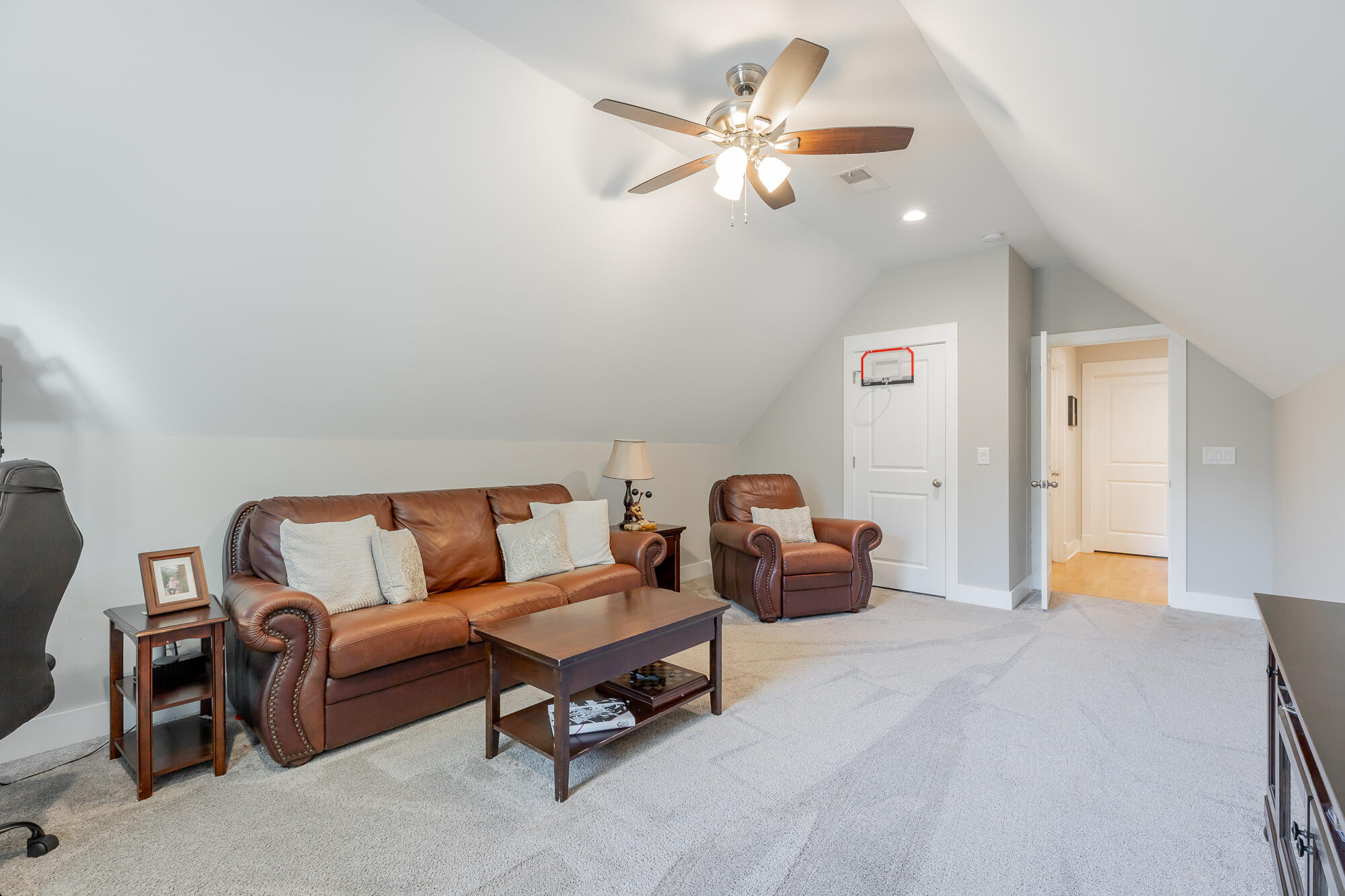 1504 Emerald Pointe Drive