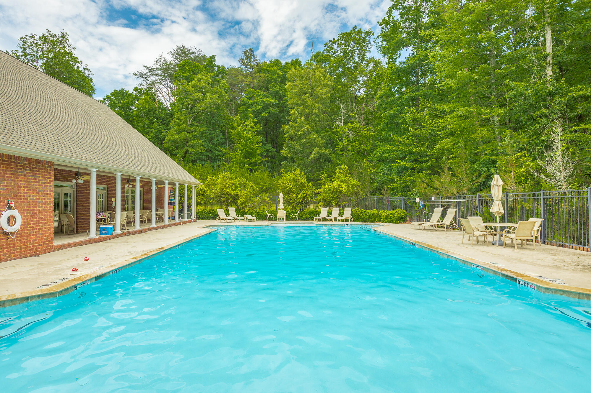1504 Emerald Pointe Drive