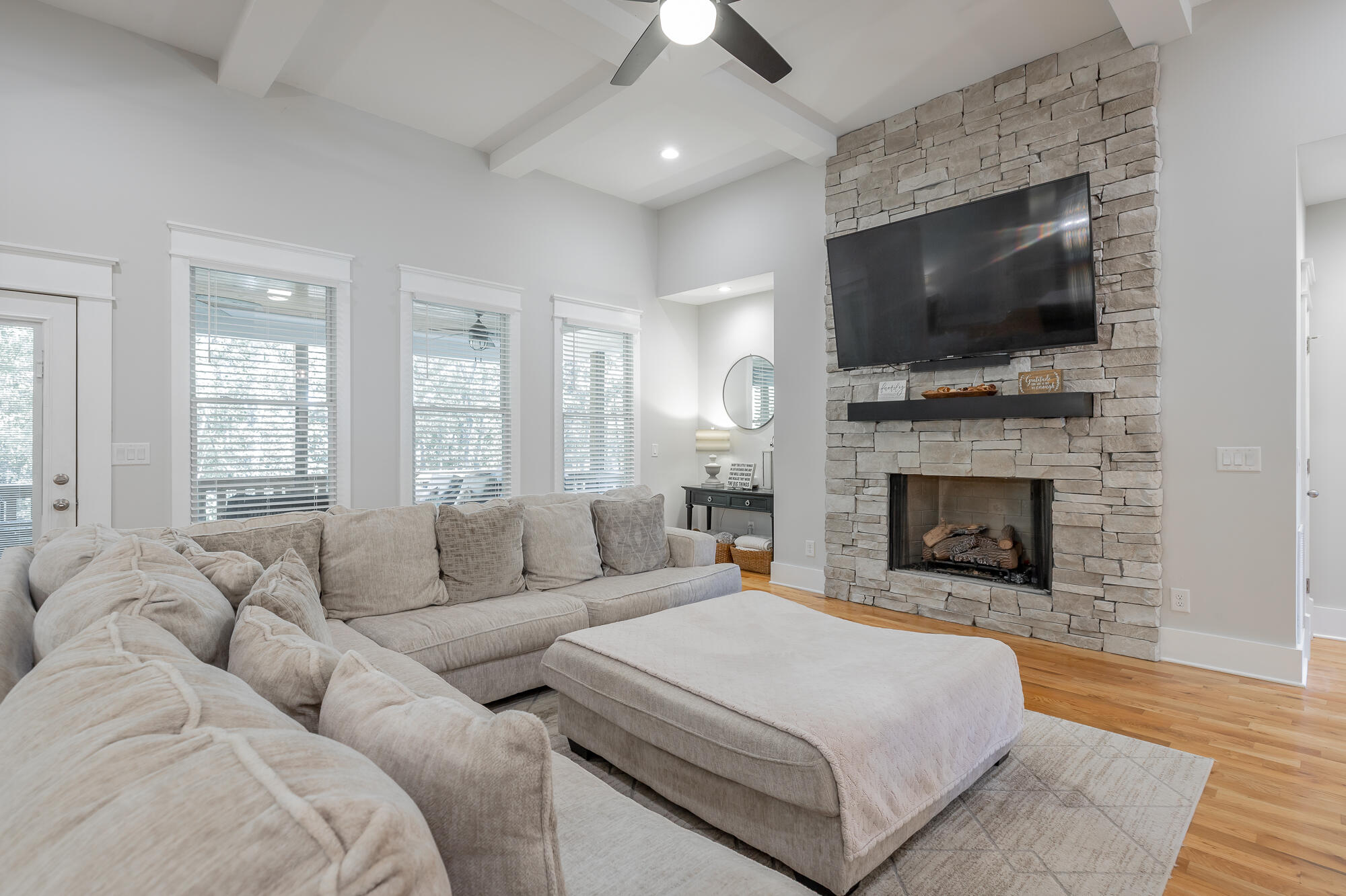 1504 Emerald Pointe Drive