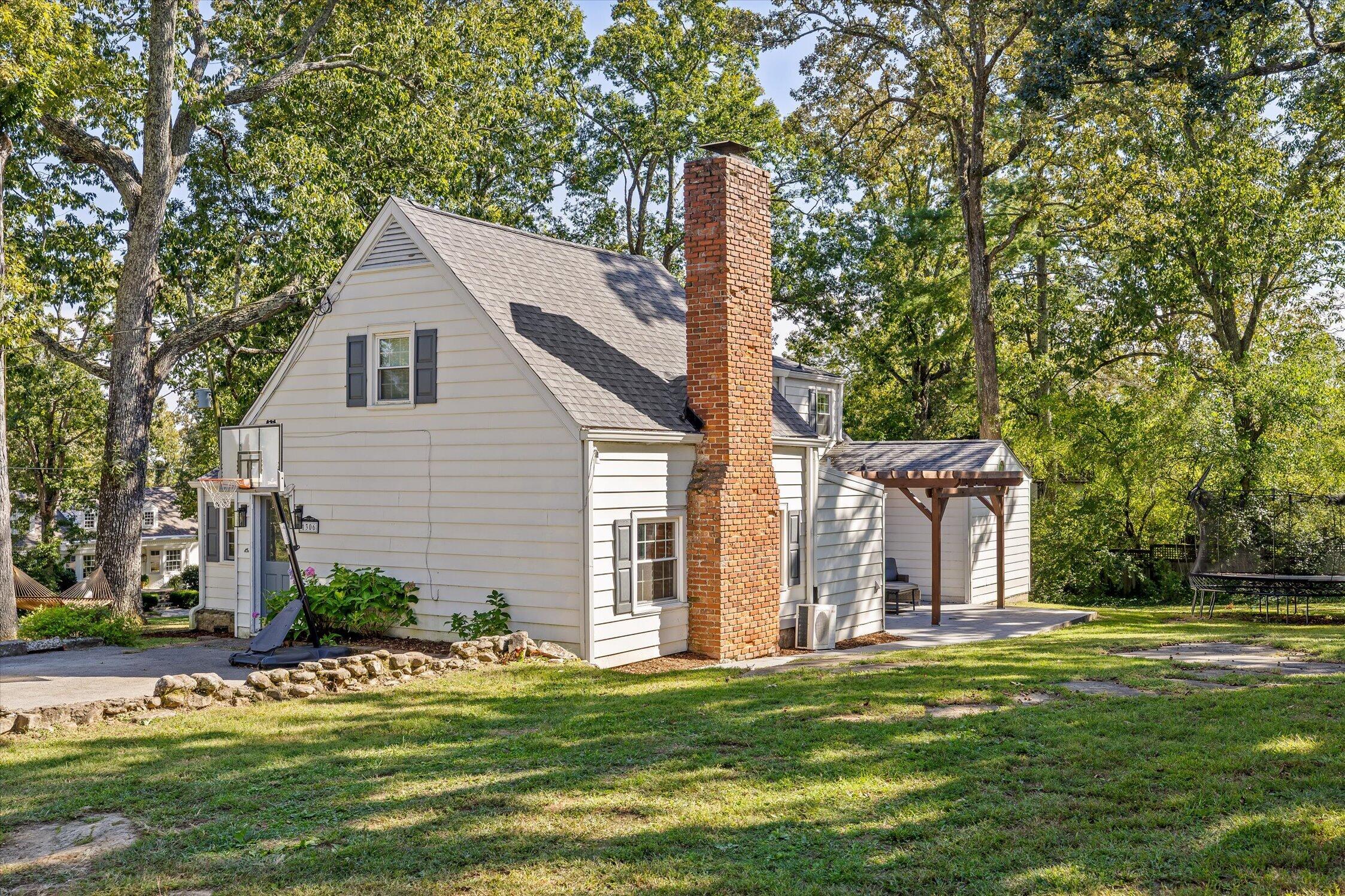 1306 Elfin Road