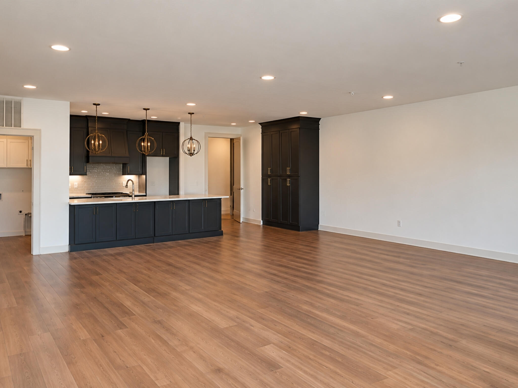 1603 Long Street, 205