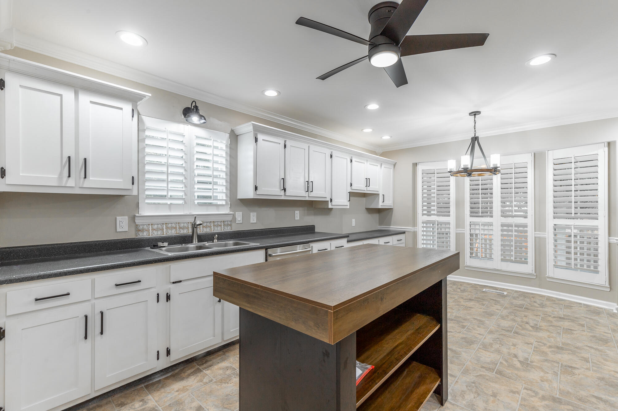 622 Ashbrook Drive