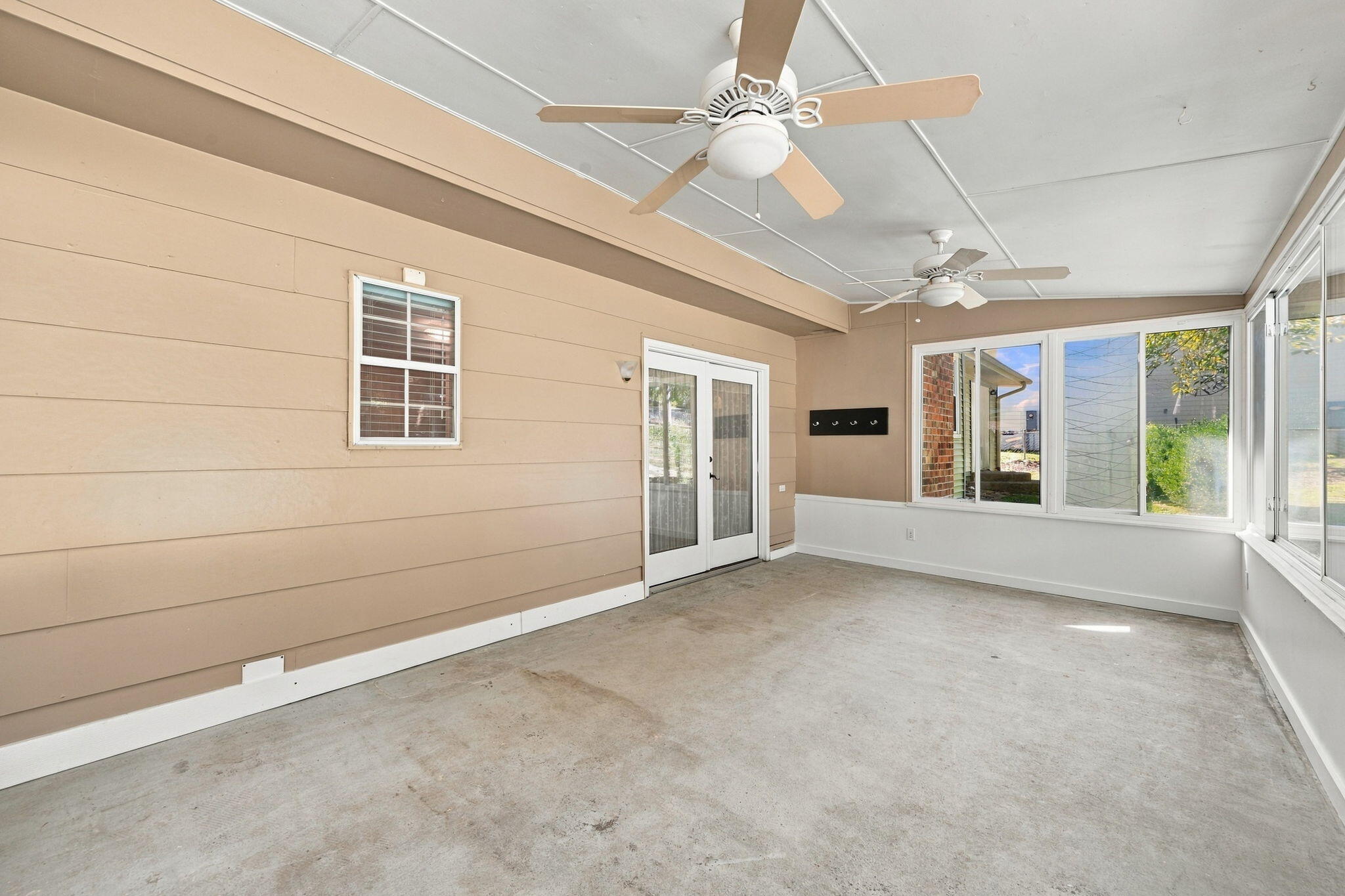 709 Stone Crest Circle