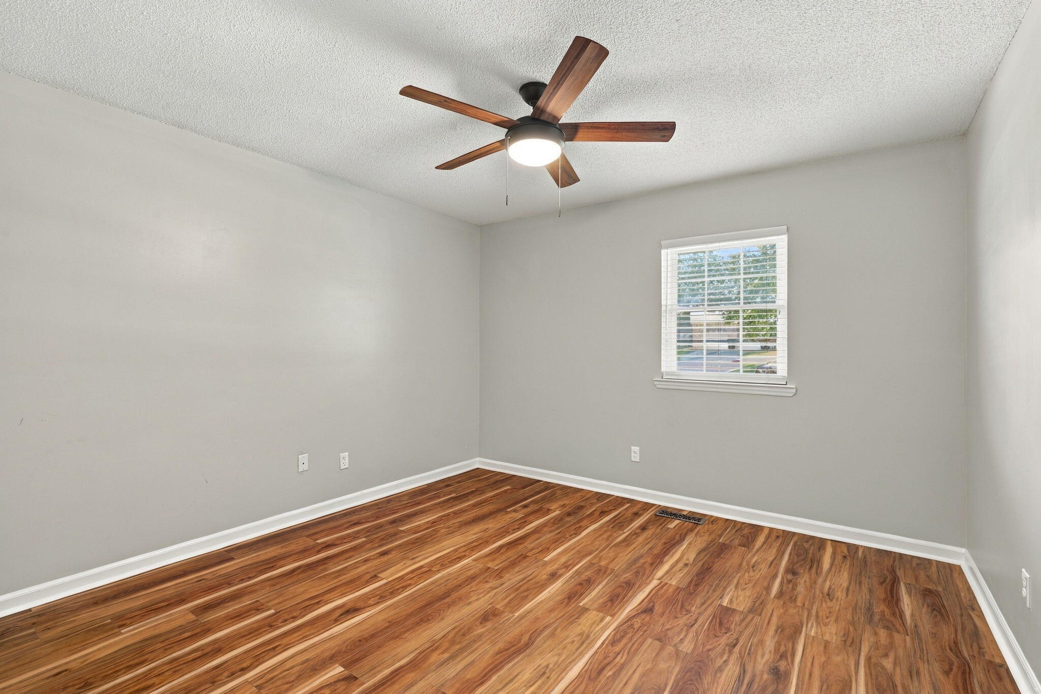 709 Stone Crest Circle