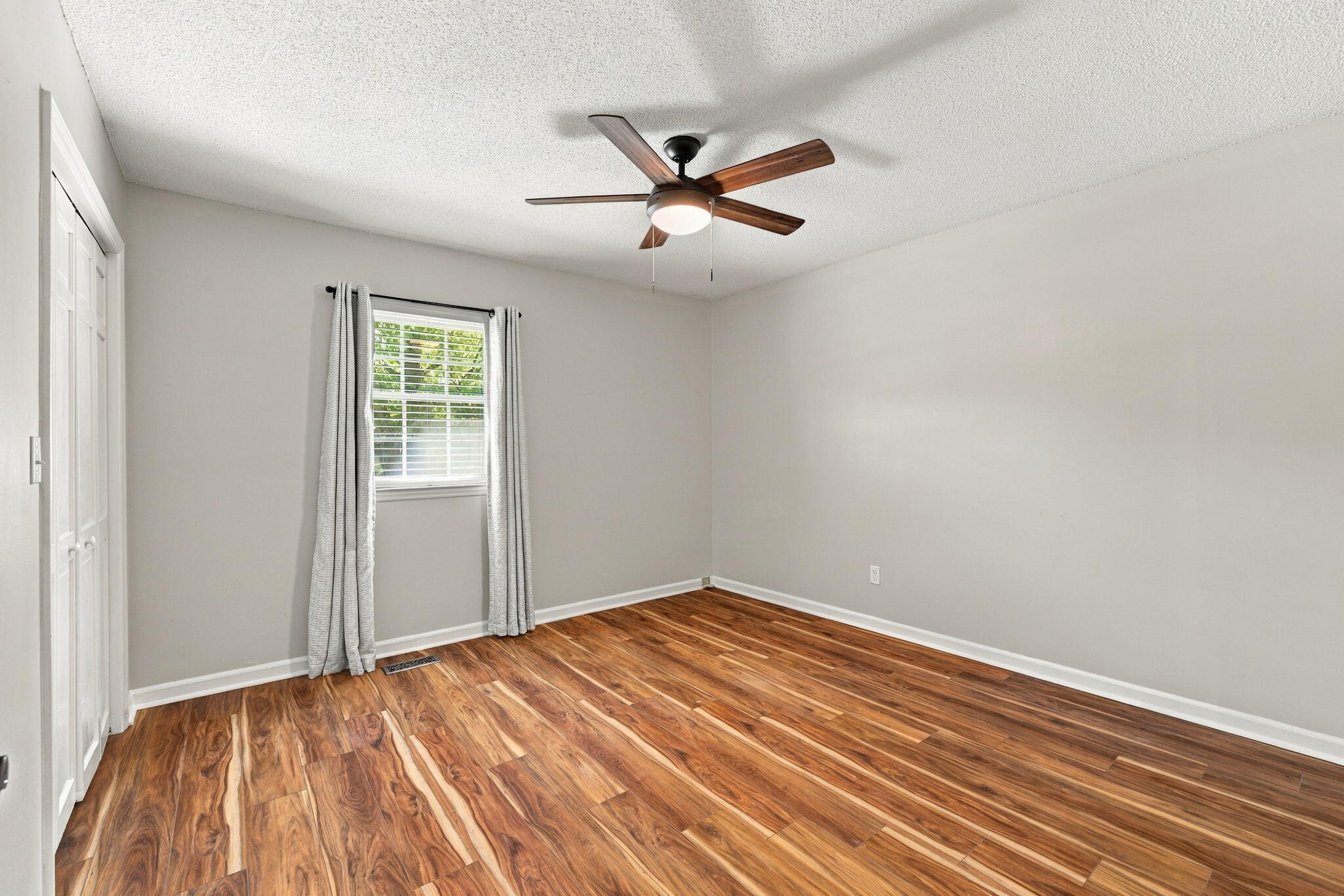 709 Stone Crest Circle
