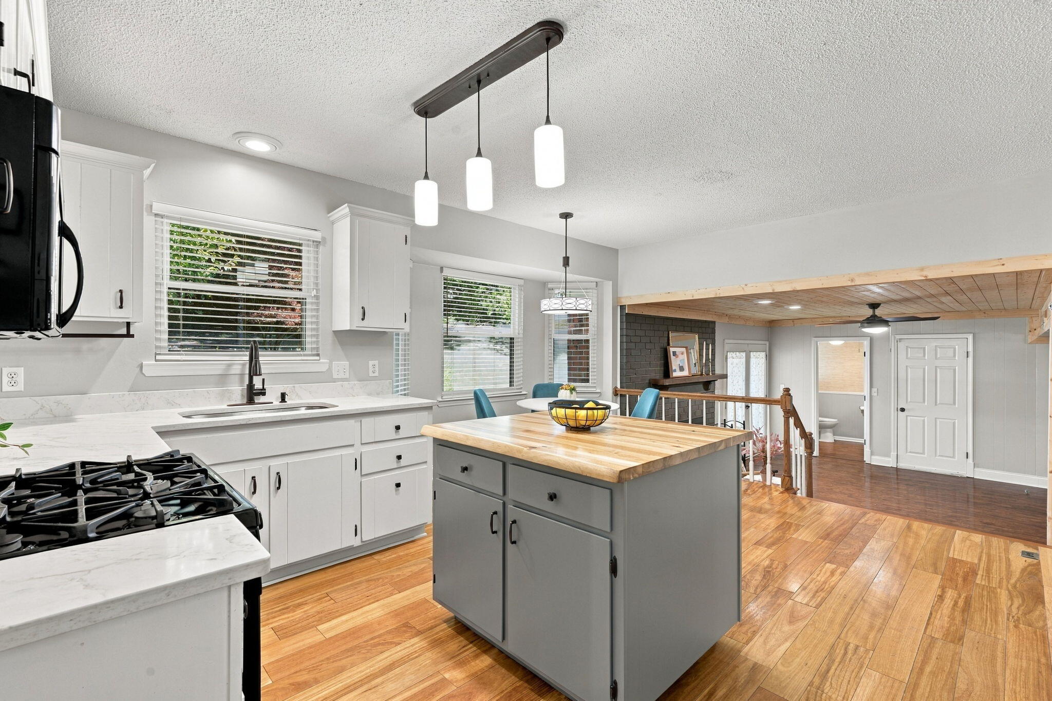 709 Stone Crest Circle