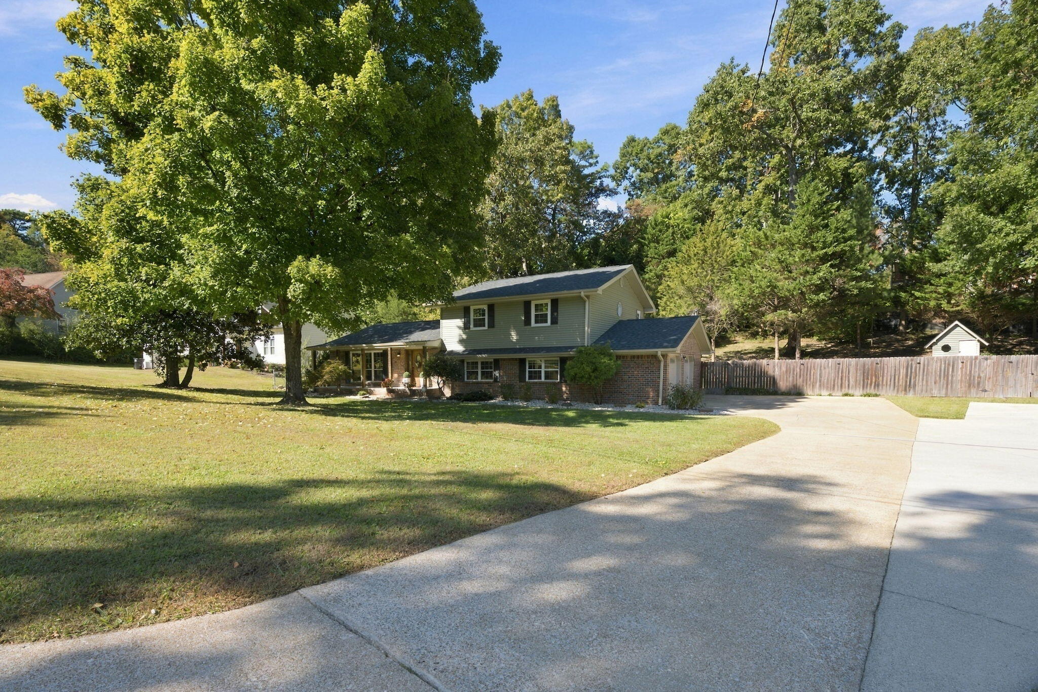 709 Stone Crest Circle