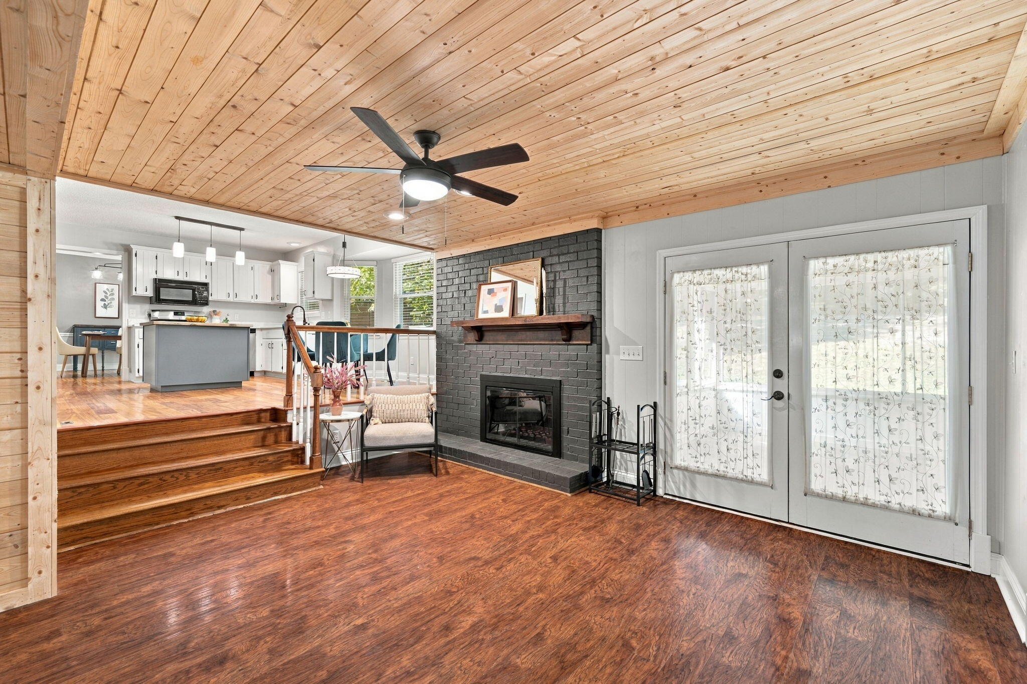709 Stone Crest Circle