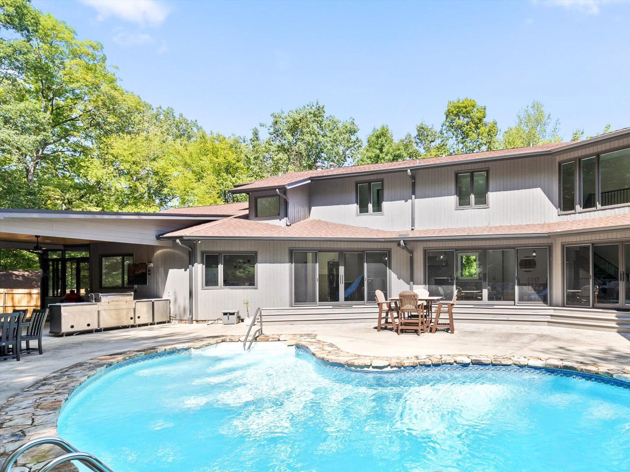 1108 W River Hills Drive