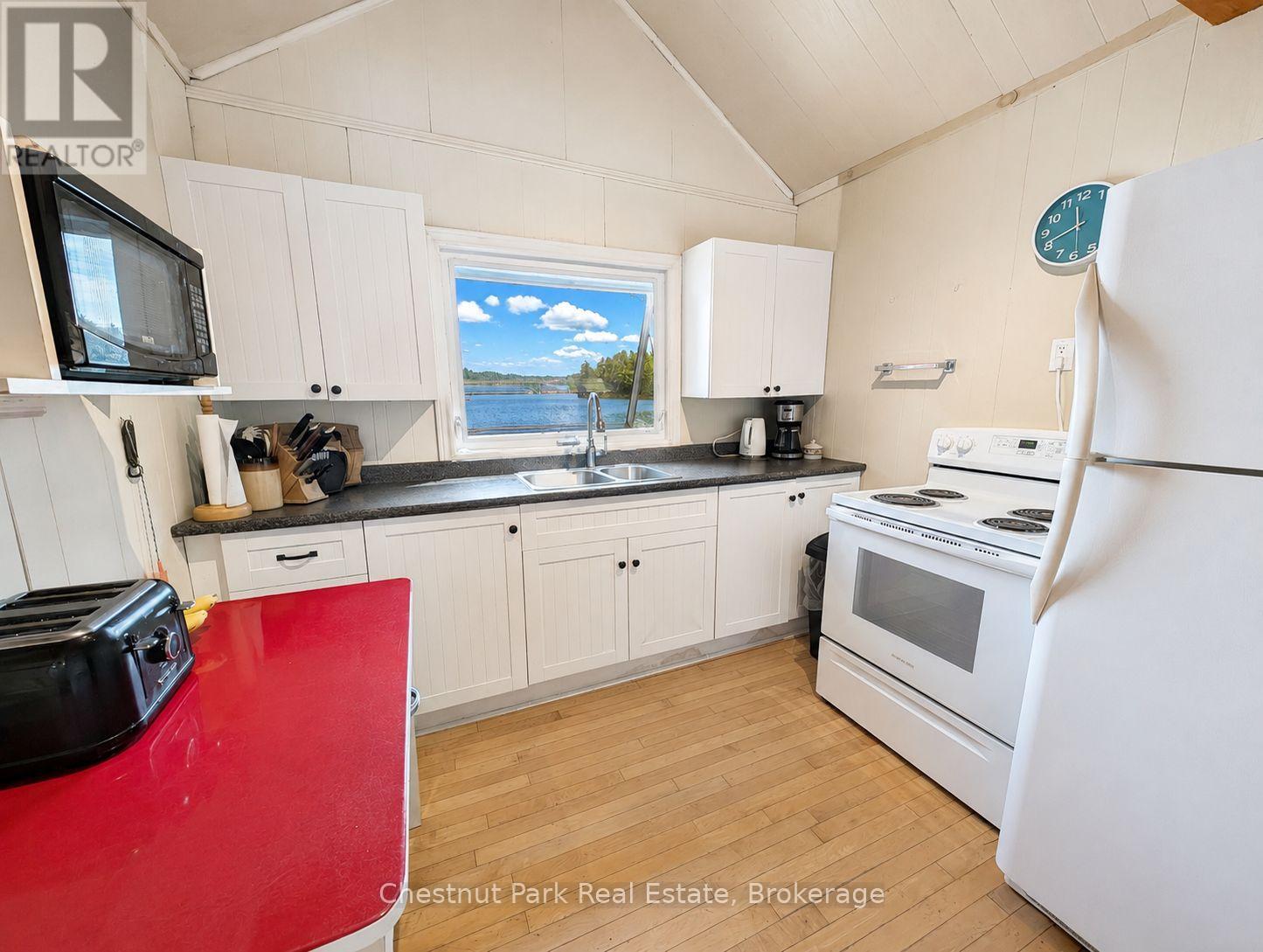 3 - 1143 RIDGE ROAD