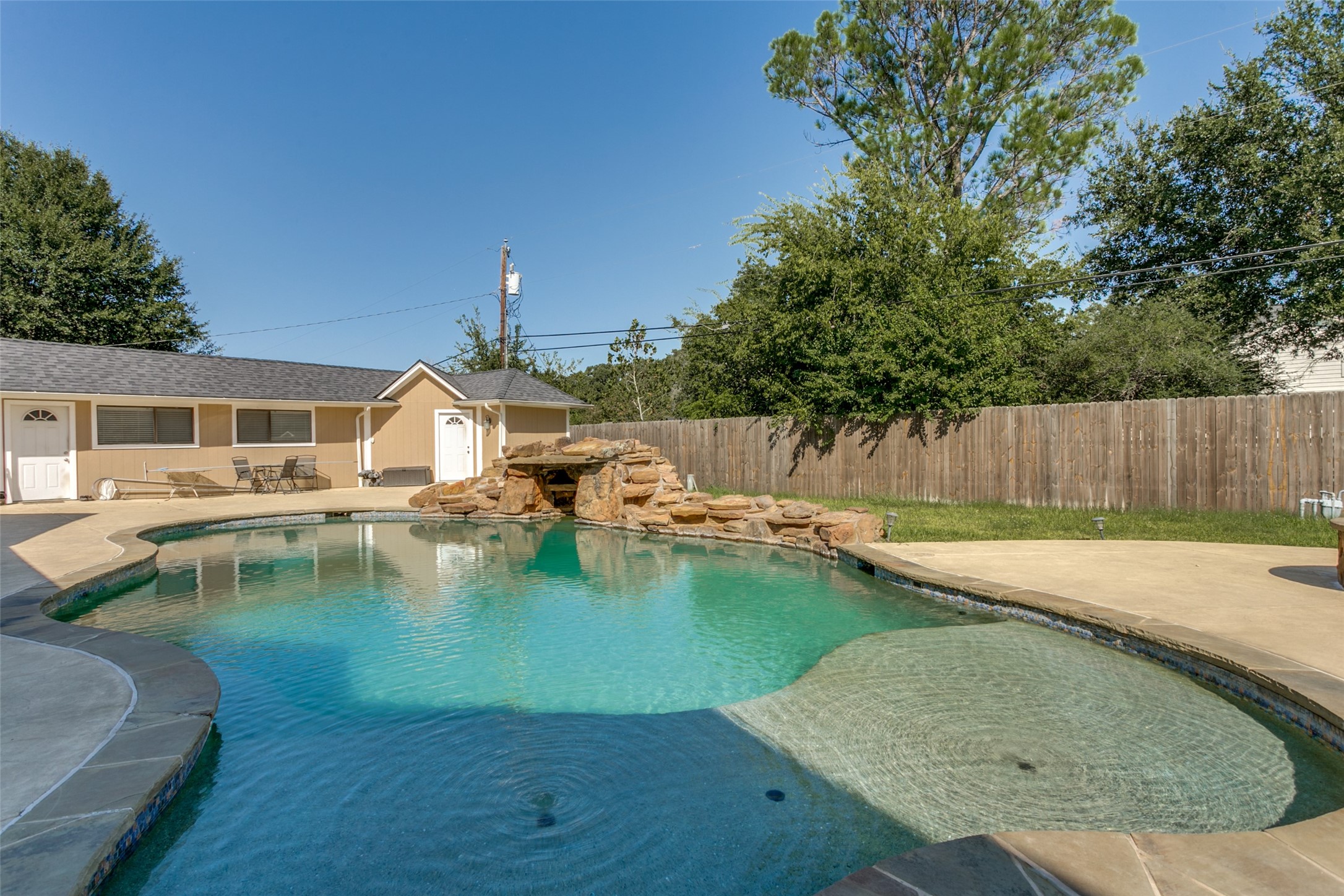 5813 Hunter Trail