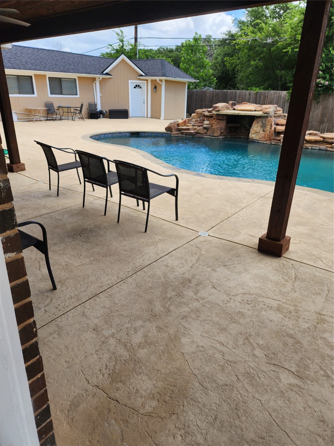5813 Hunter Trail