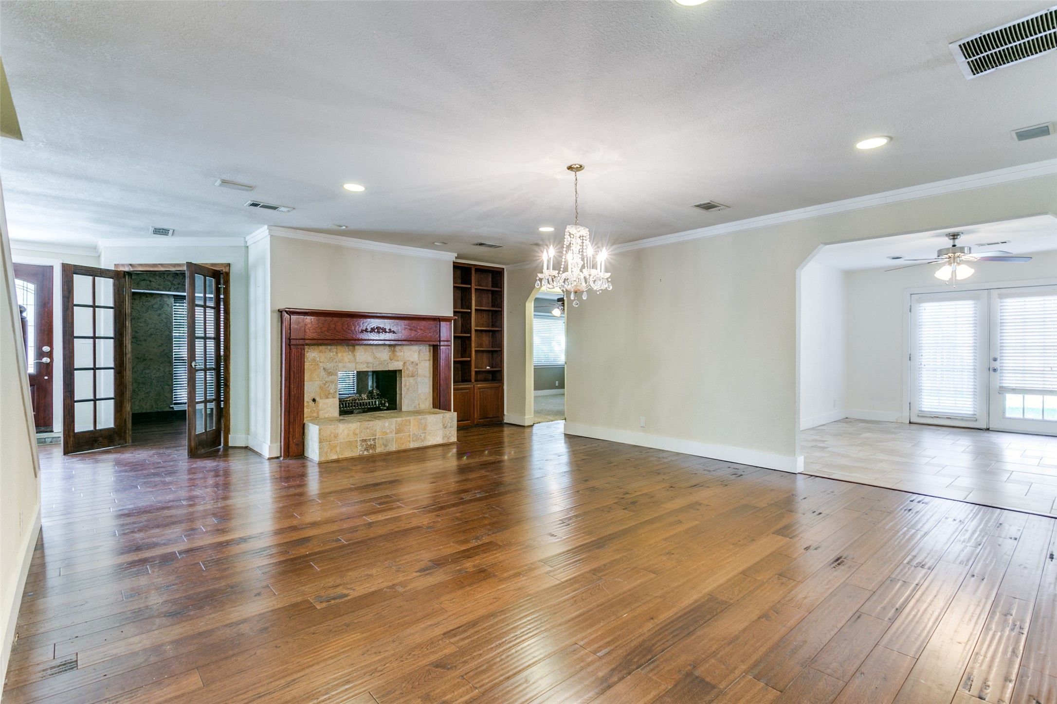 5813 Hunter Trail