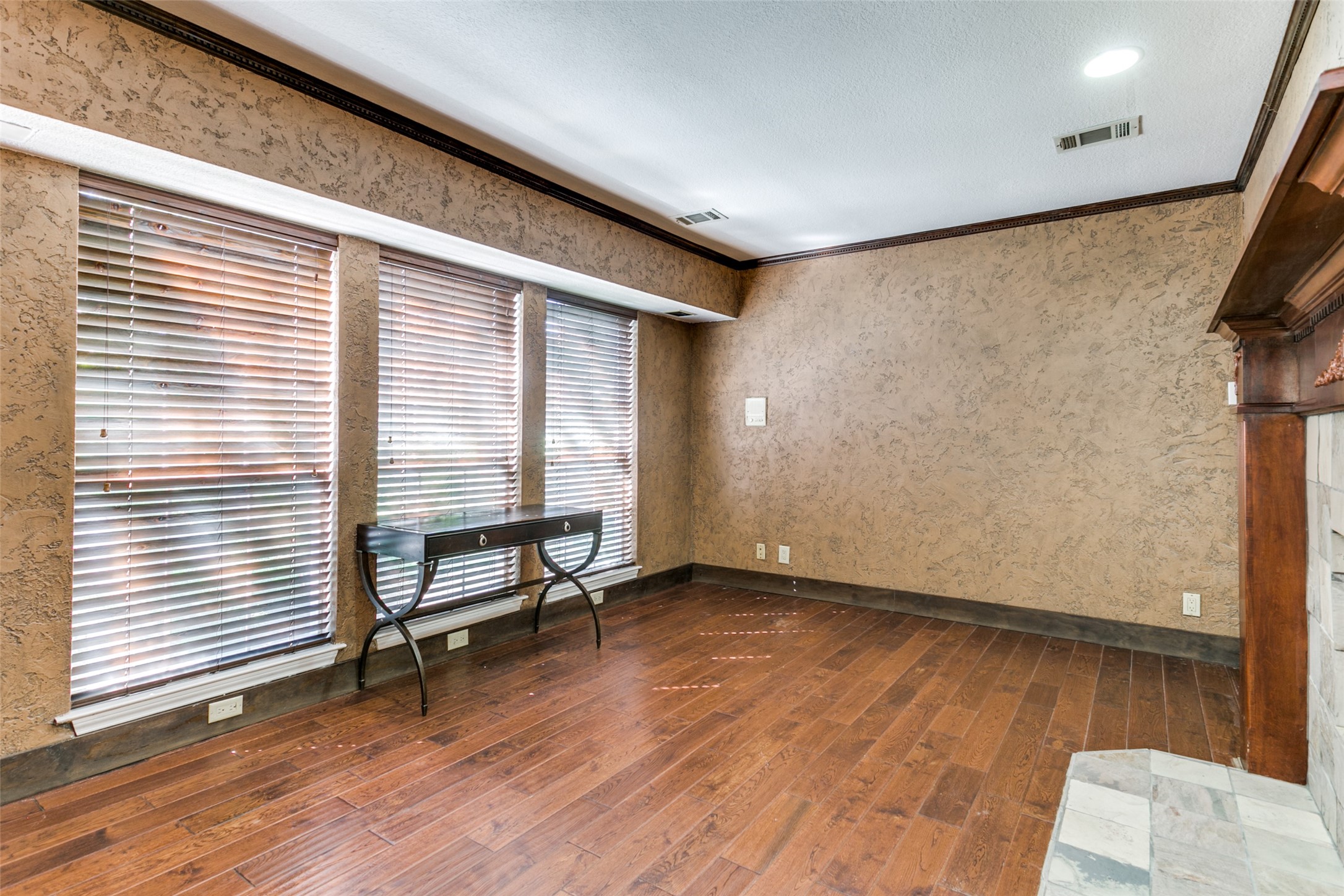 5813 Hunter Trail
