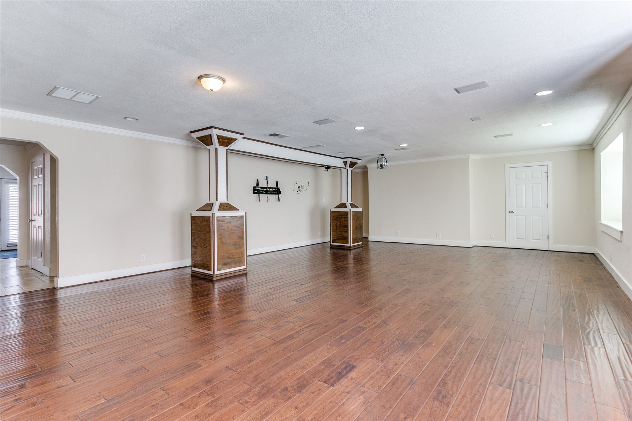 5813 Hunter Trail