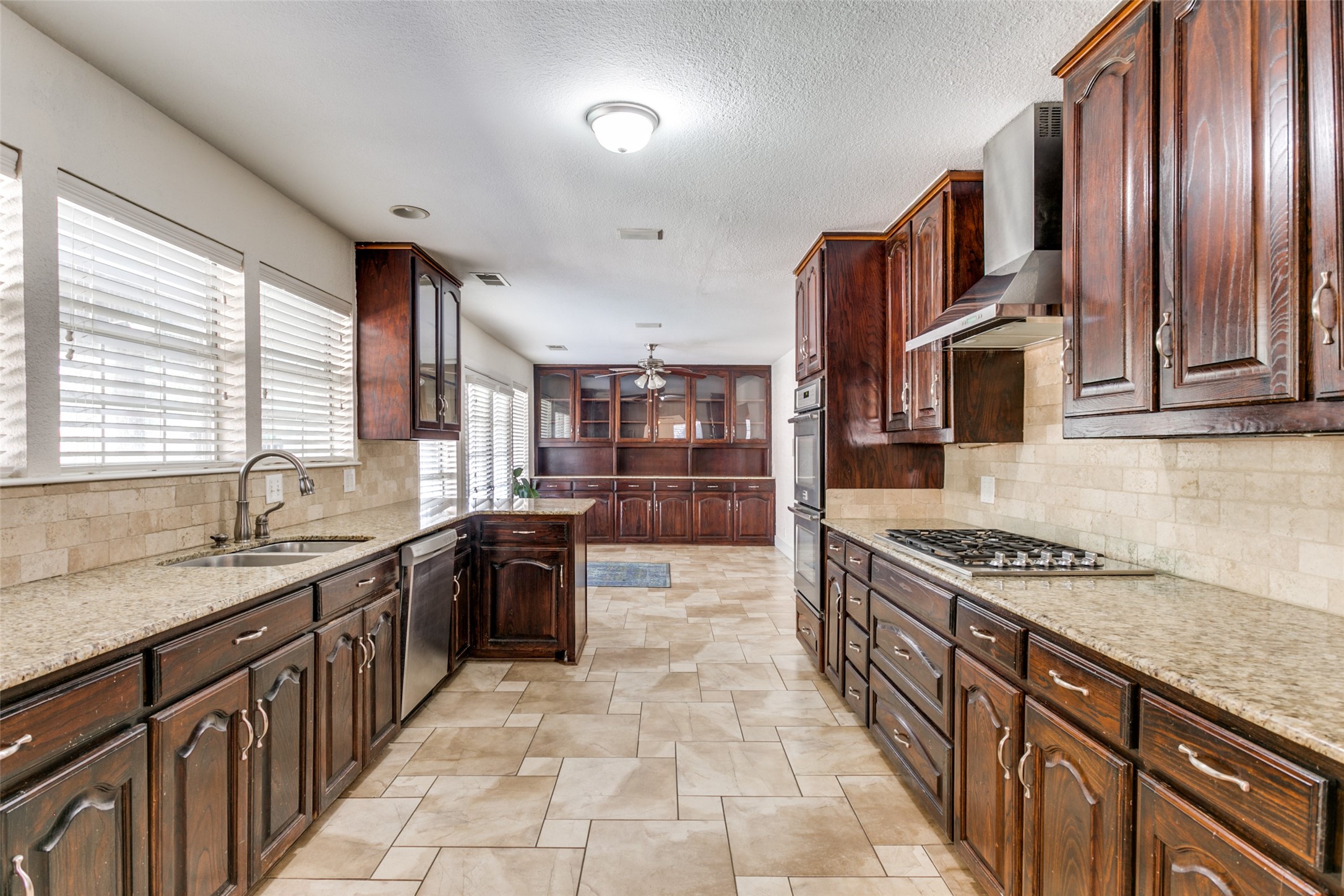 5813 Hunter Trail