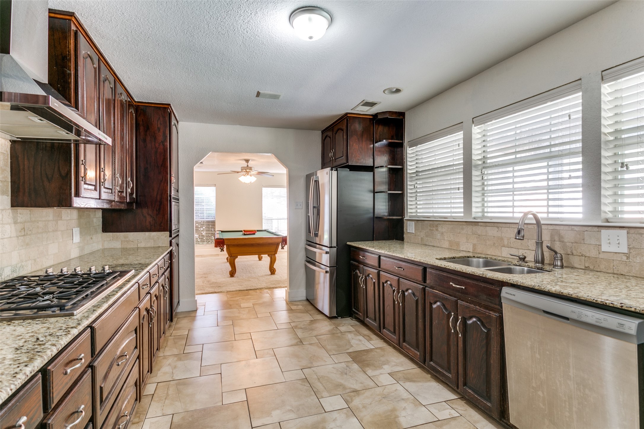 5813 Hunter Trail