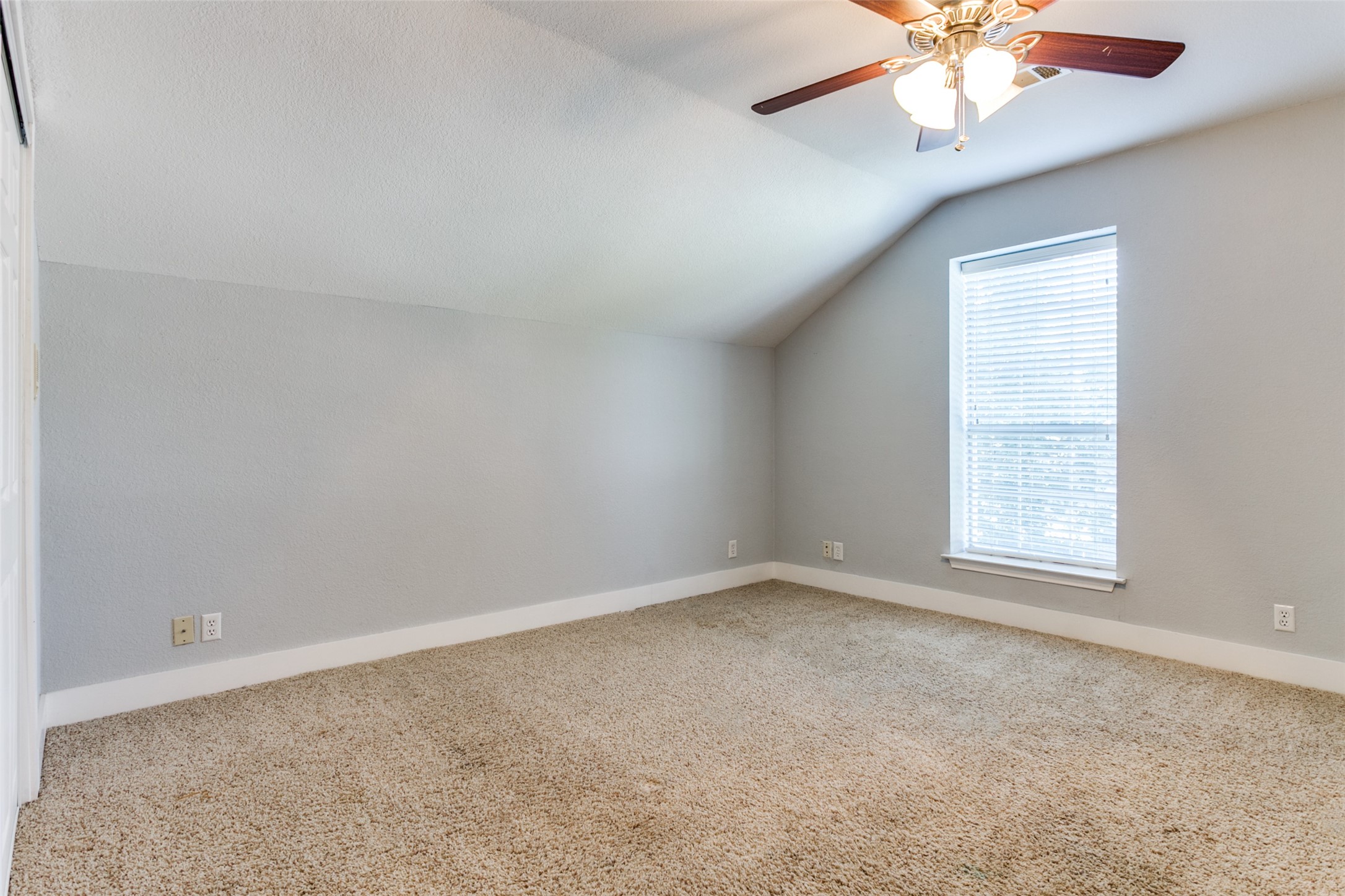5813 Hunter Trail