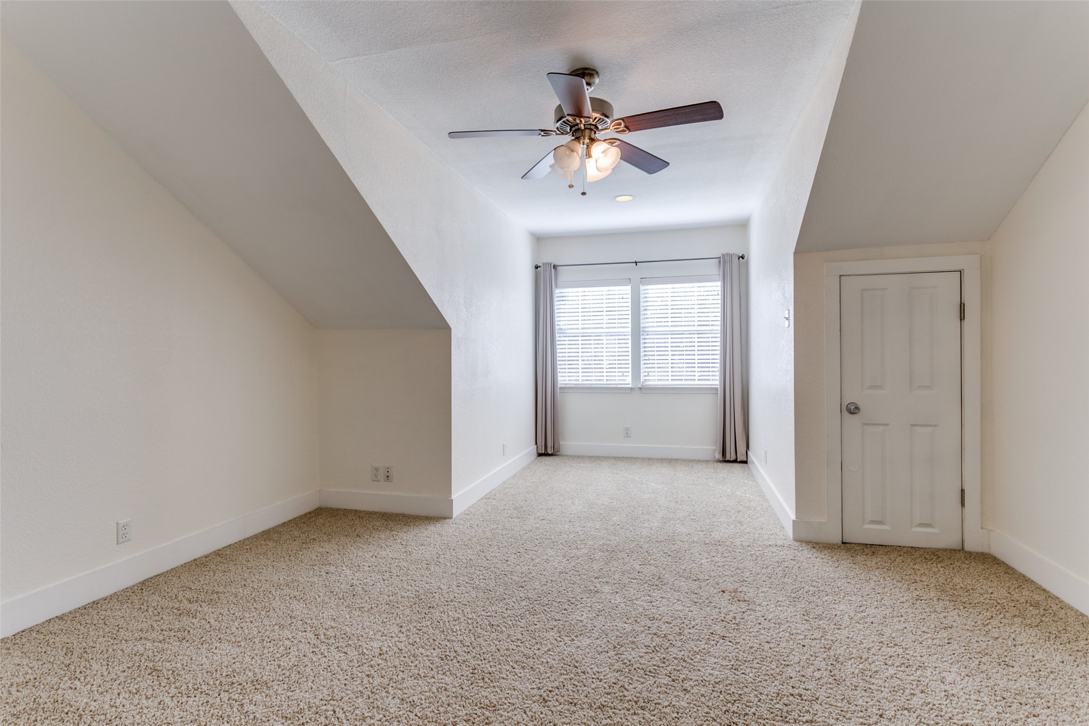 5813 Hunter Trail