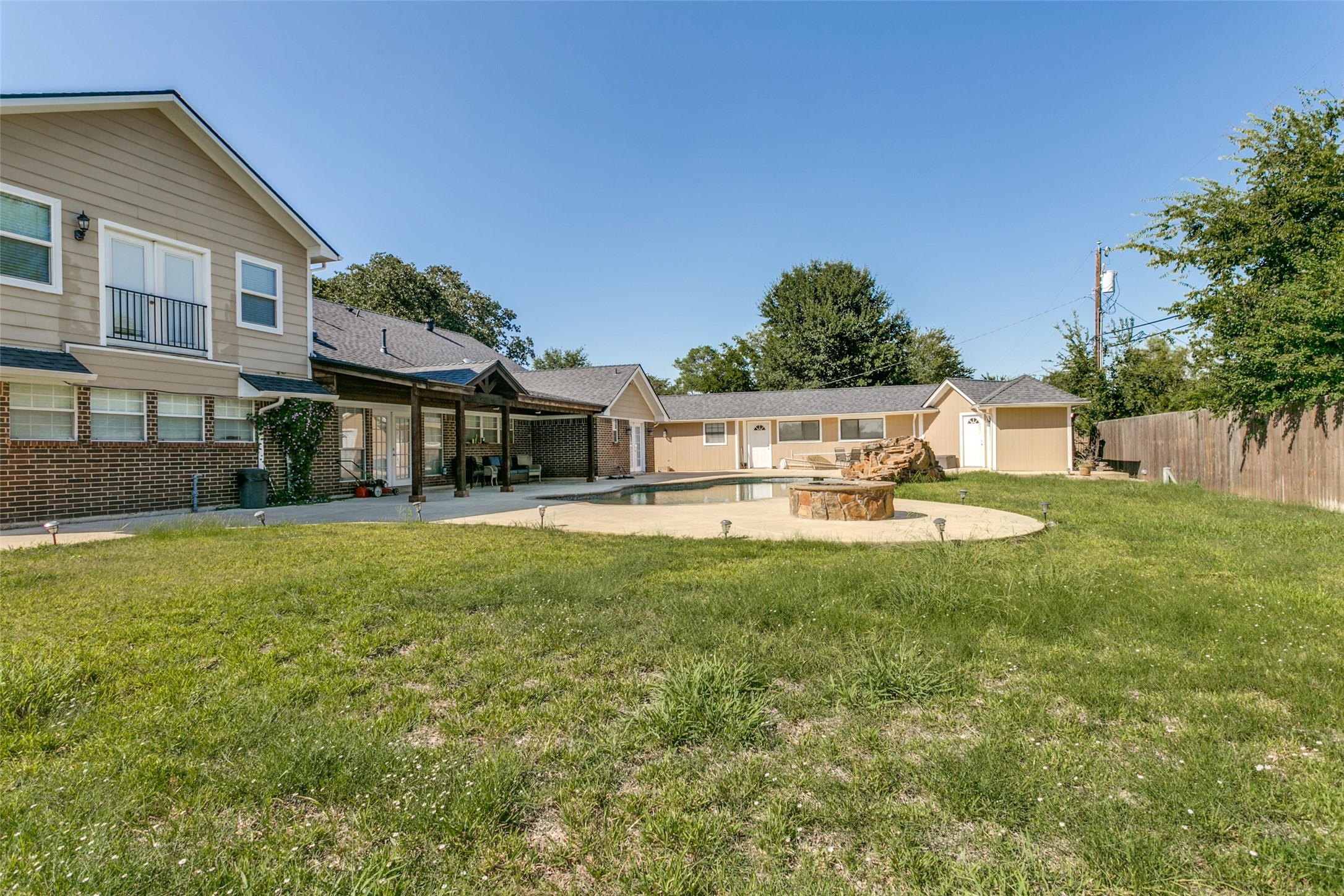 5813 Hunter Trail