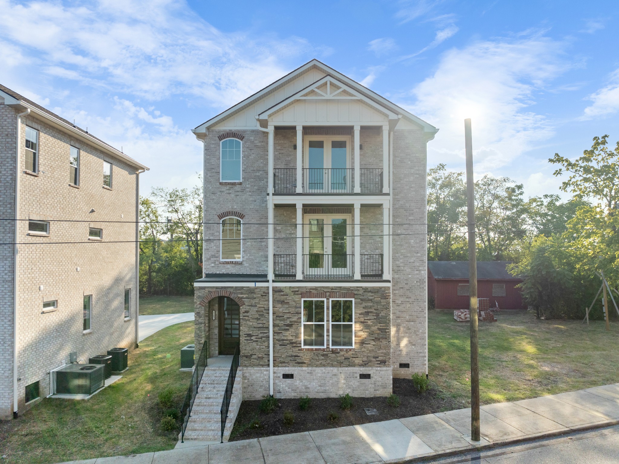 1105 11th Ave, N