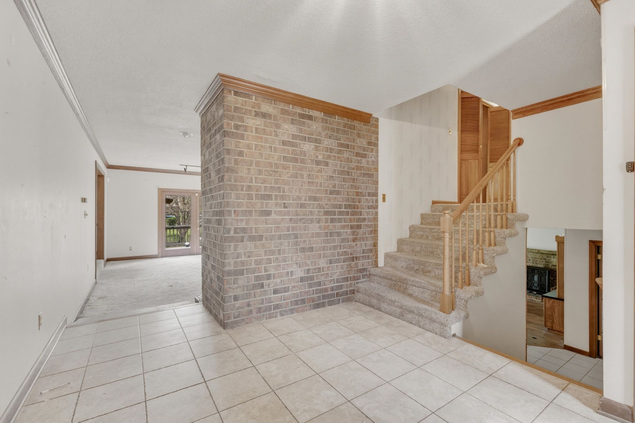 31 Colonial Cv