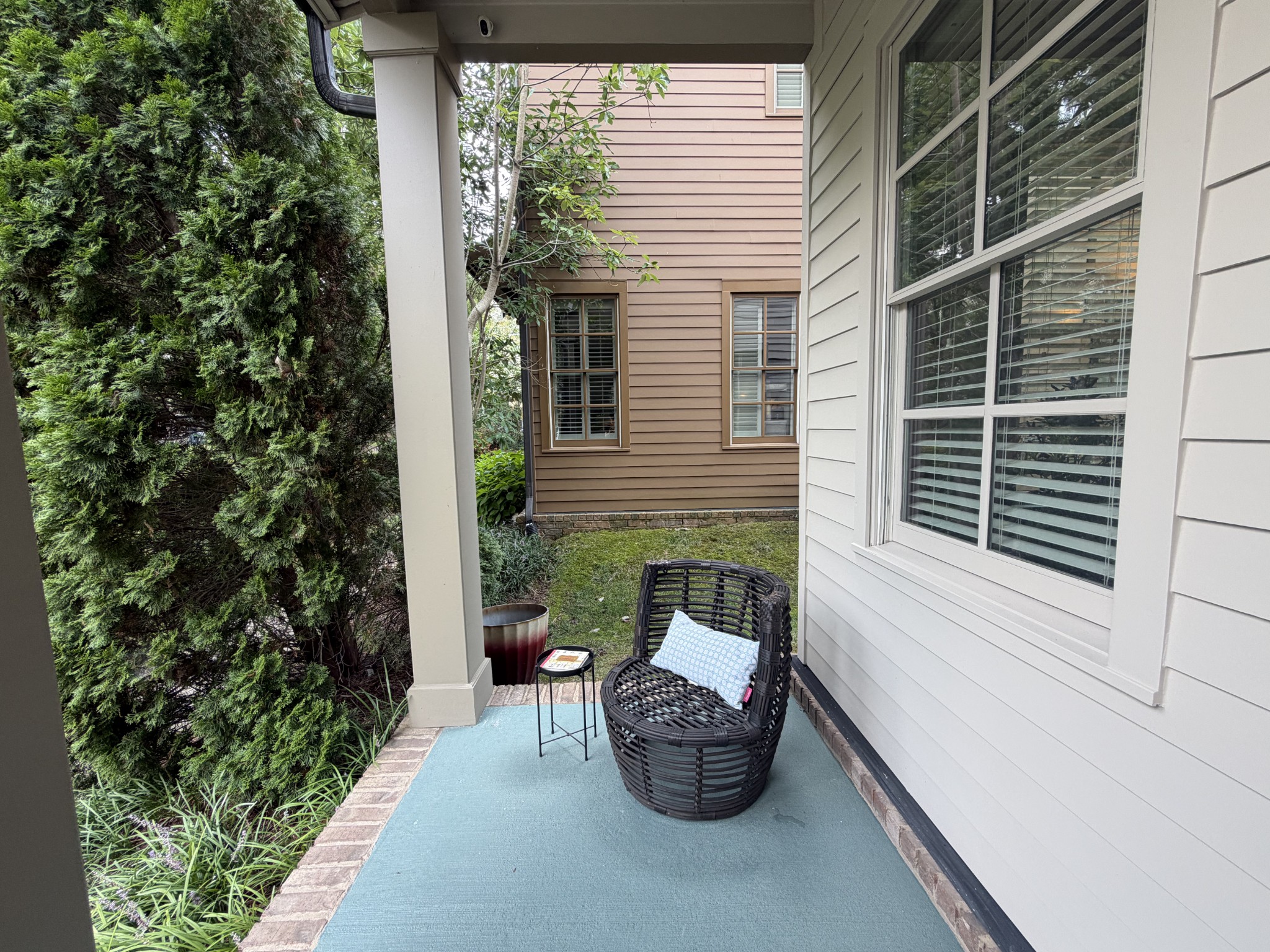 101 Cottage Ln