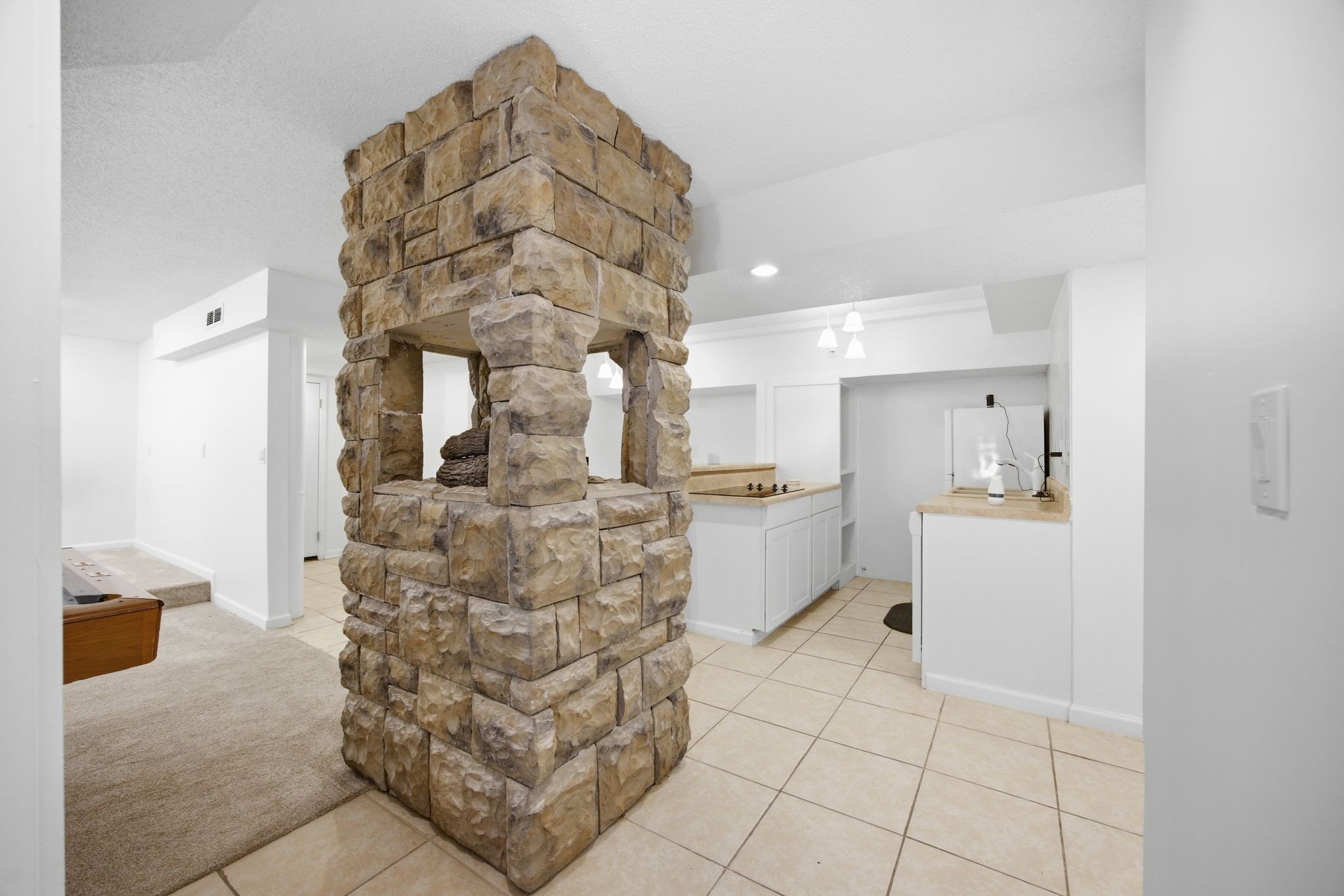 610 W Shadowlawn Dr