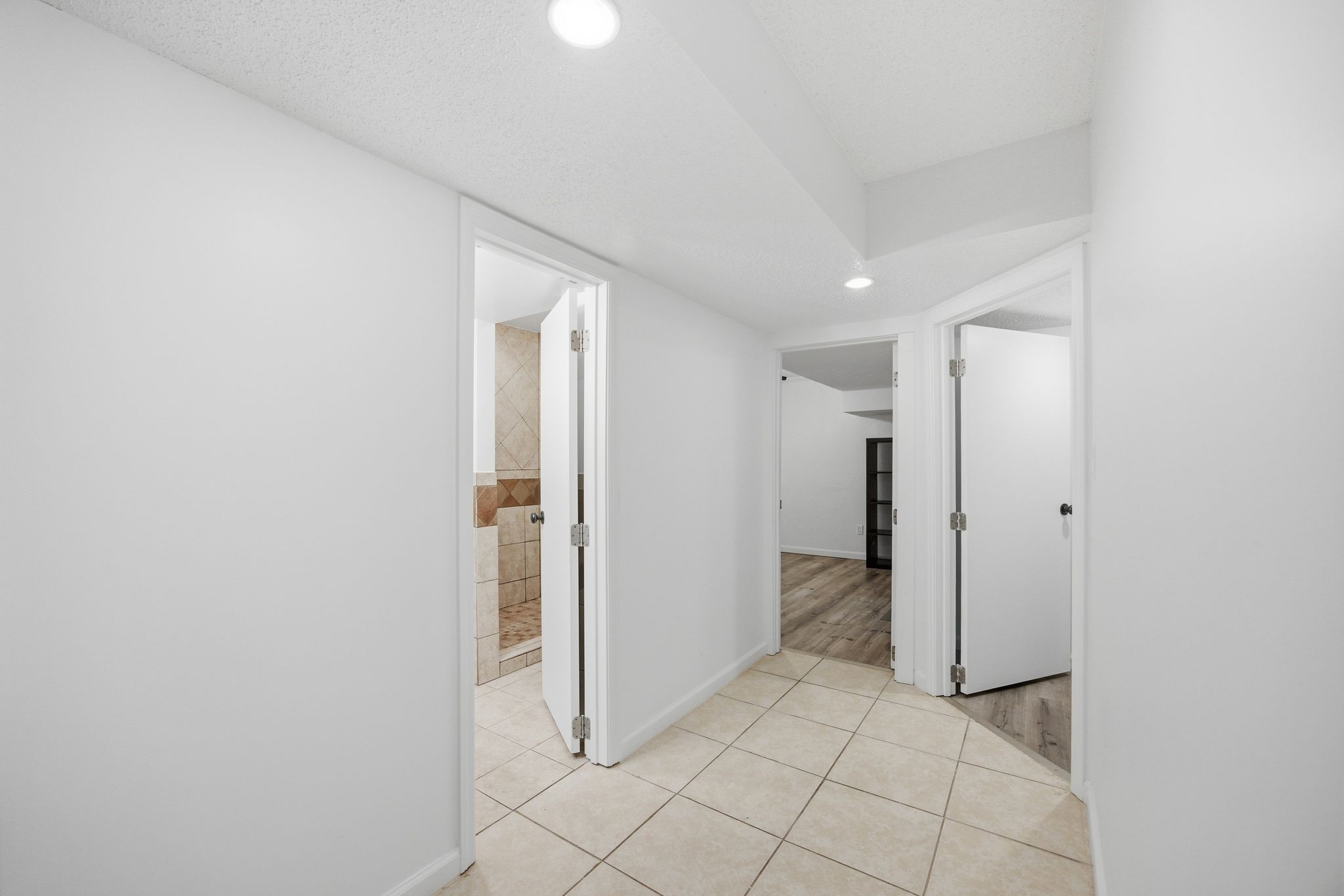 610 W Shadowlawn Dr