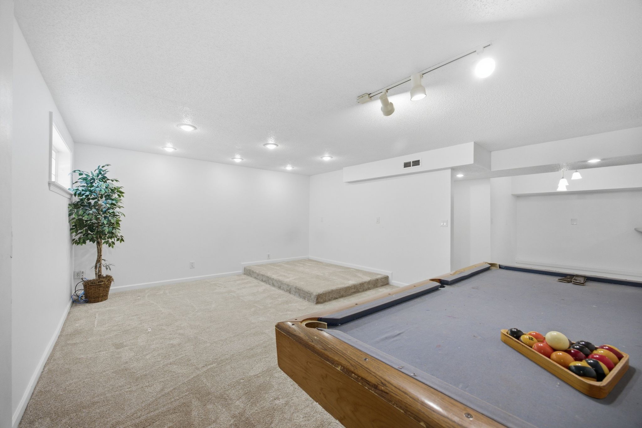 610 W Shadowlawn Dr