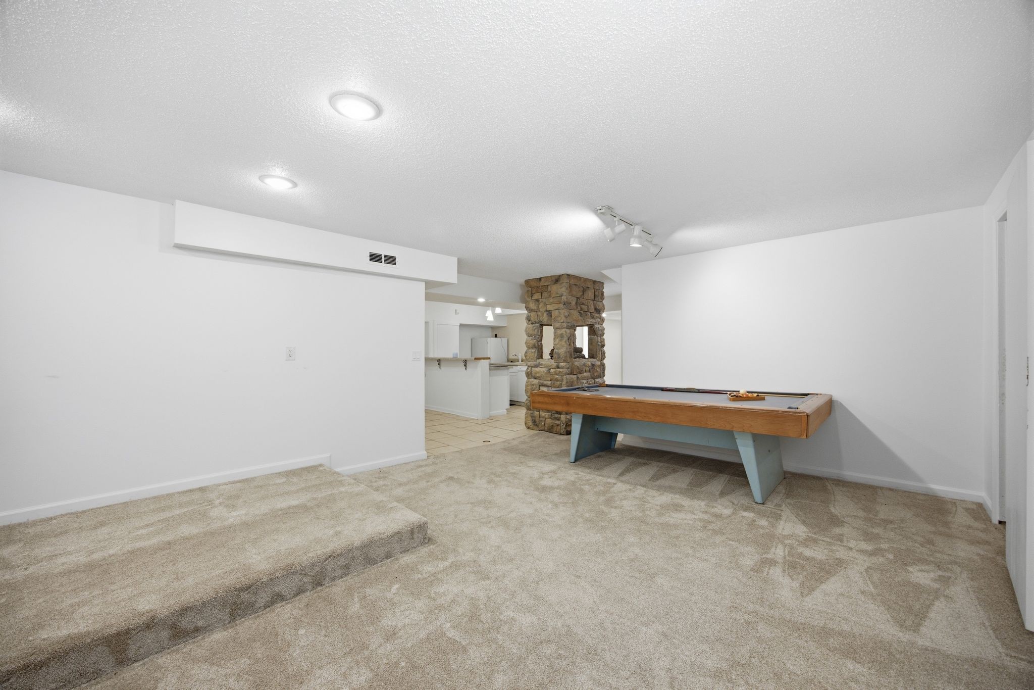 610 W Shadowlawn Dr