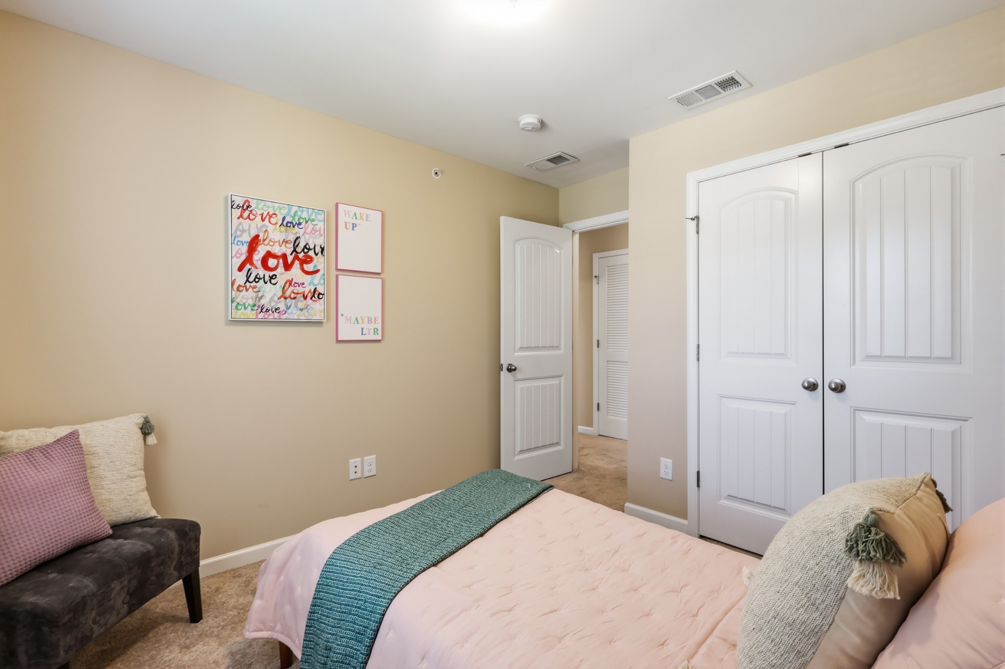 805 Kennear Ln