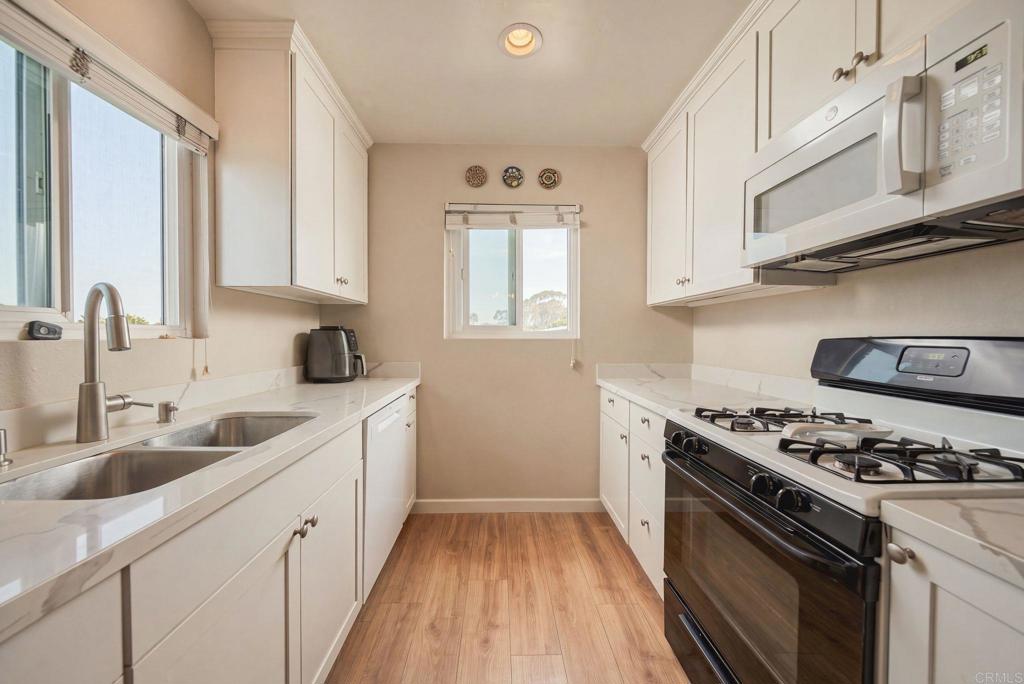55 E E Street