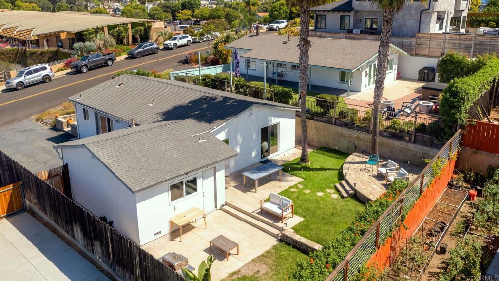 55 E E Street