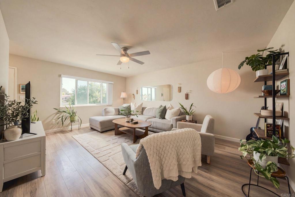 55 E E Street