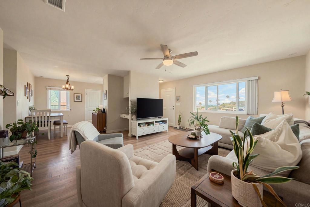 55 E E Street