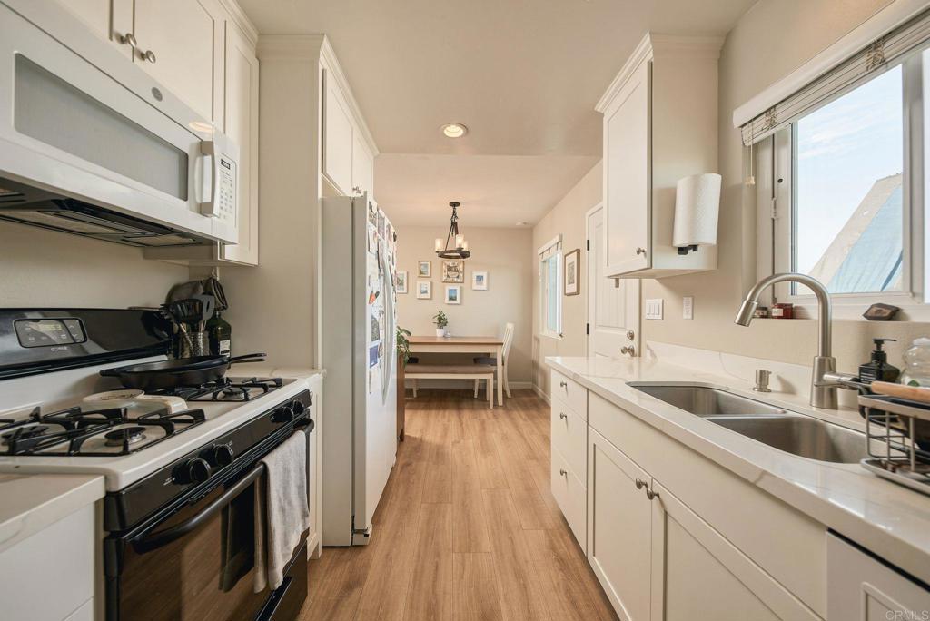 55 E E Street