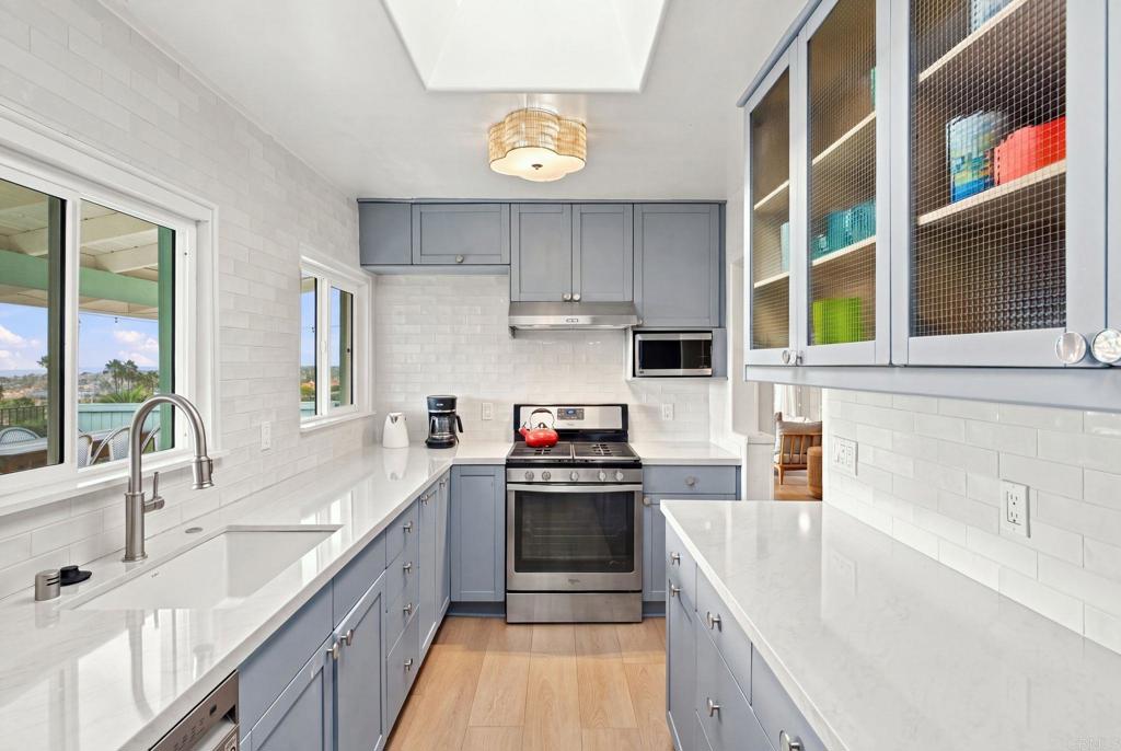 67 E E Street